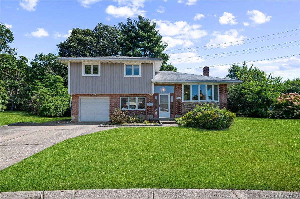 #1 photo, 331 Woodbridge Lane, ناسو Jericho , NY 11753