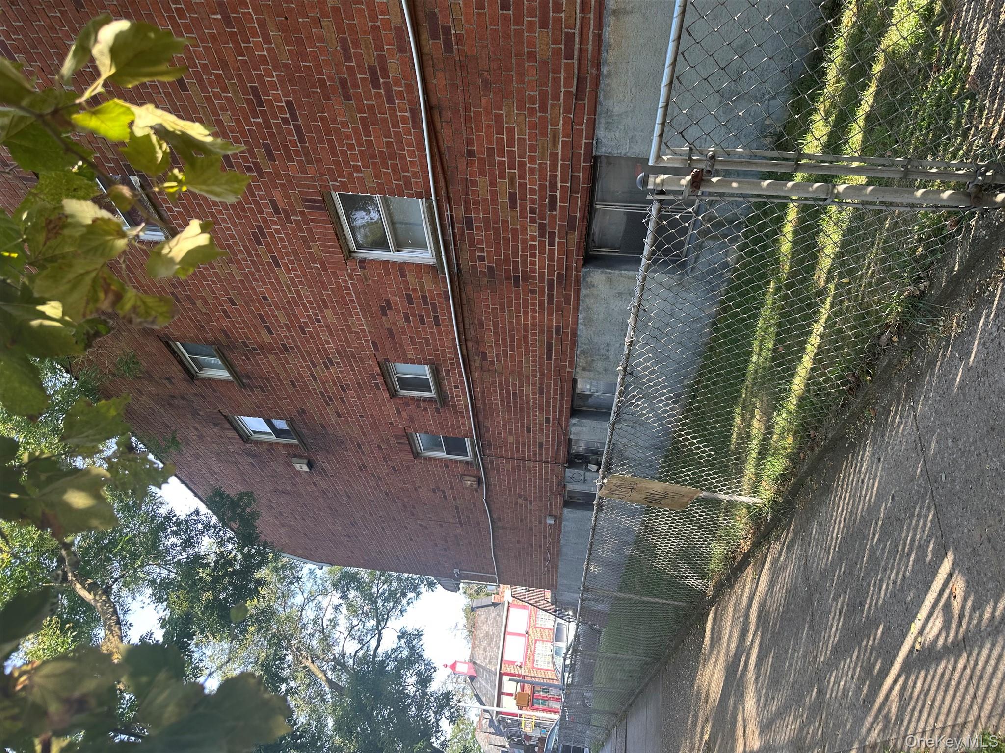 #4 photo, 11702 227th Street, クイーンズ区 Cambria Heights , NY 11411