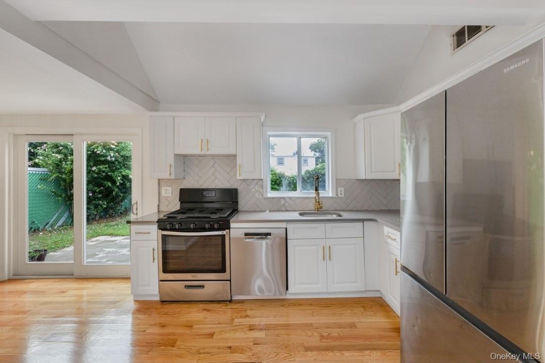 #10 photo, 205 S 12th Street, サフォーク郡 Lindenhurst , NY 11757