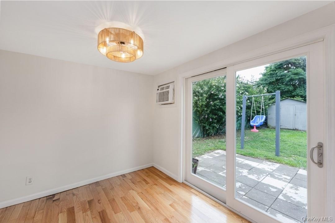 #12 photo, 205 S 12th Street, サフォーク郡 Lindenhurst , NY 11757