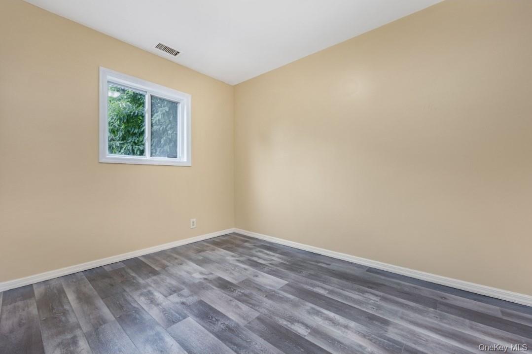 #15 photo, 205 S 12th Street, サフォーク郡 Lindenhurst , NY 11757