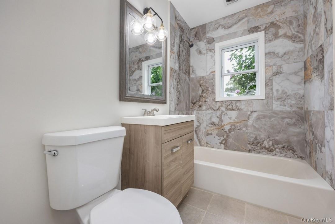 #16 photo, 205 S 12th Street, サフォーク郡 Lindenhurst , NY 11757