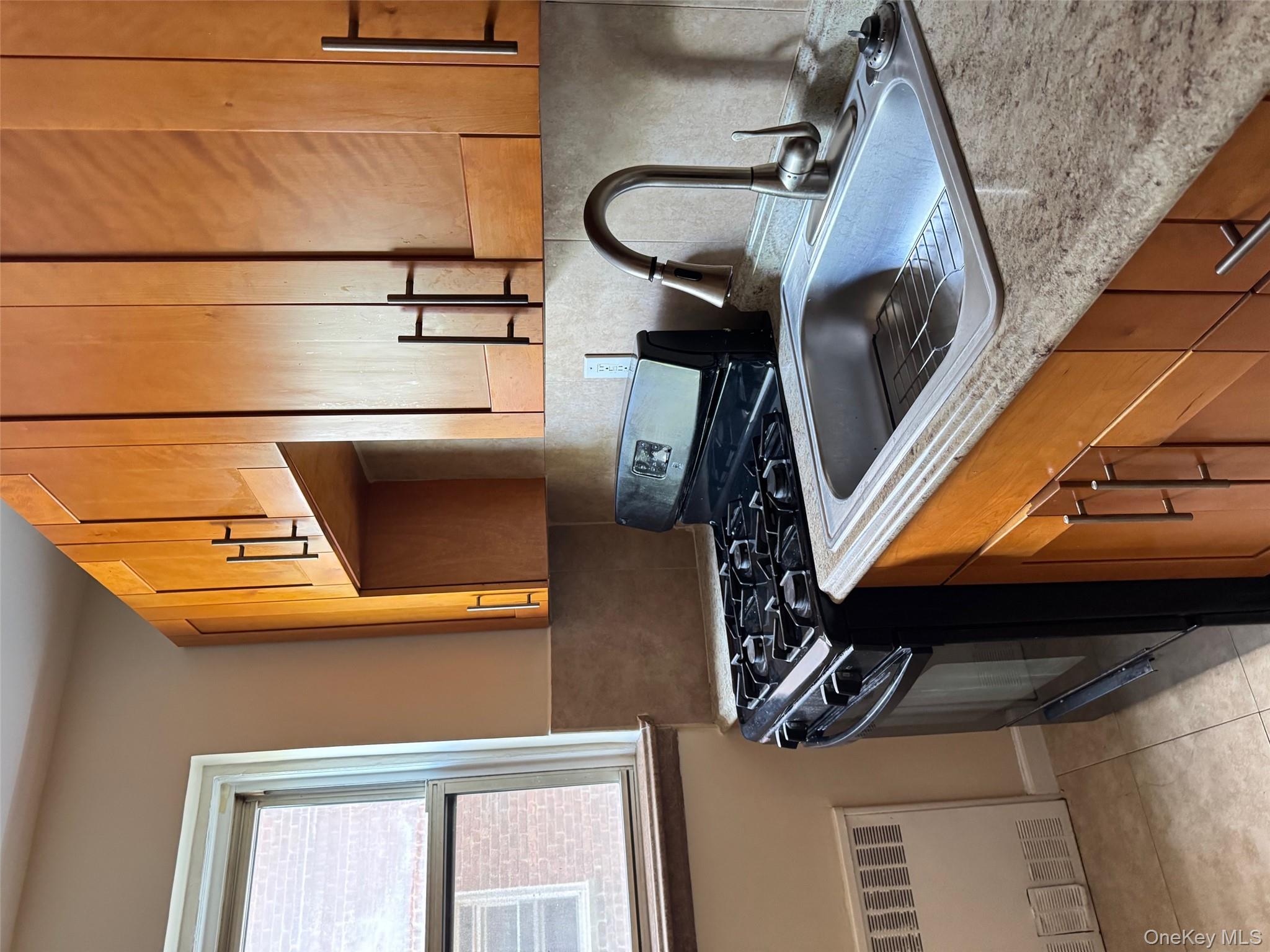 #15 photo, 6360 102nd Street, クイーンズ区 Rego Park , NY 11374