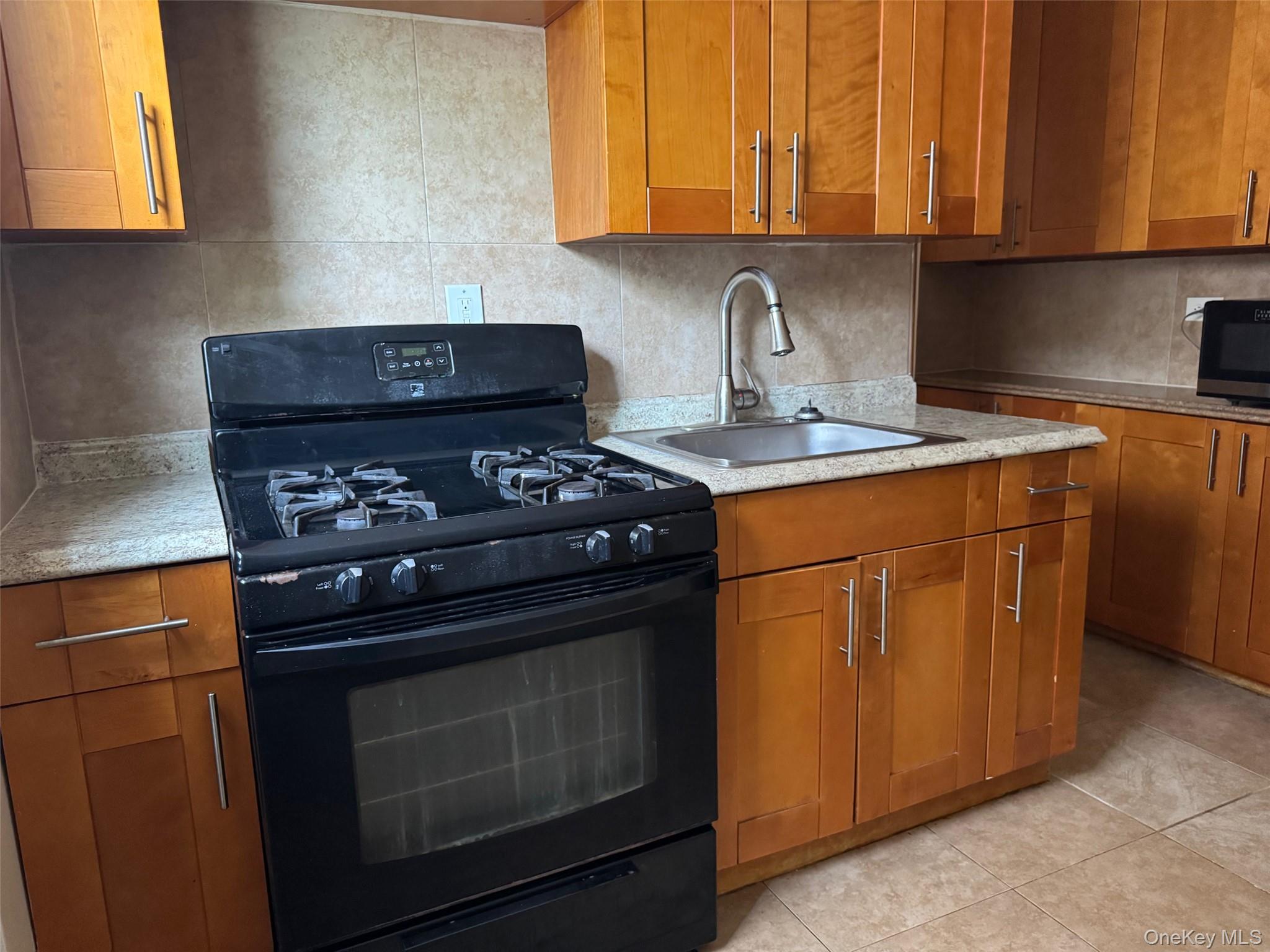 #4 photo, 6360 102nd Street, クイーンズ区 Rego Park , NY 11374