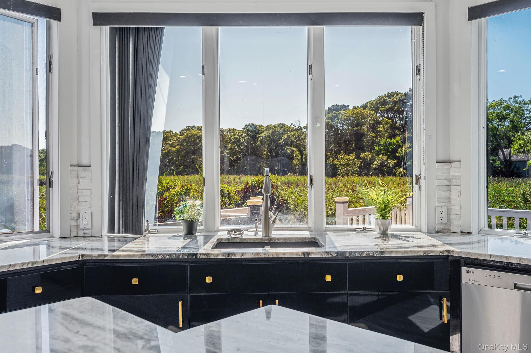 #14 photo, 36 Roosevelt Boulevard, サフォーク郡 East Patchogue , NY 11772