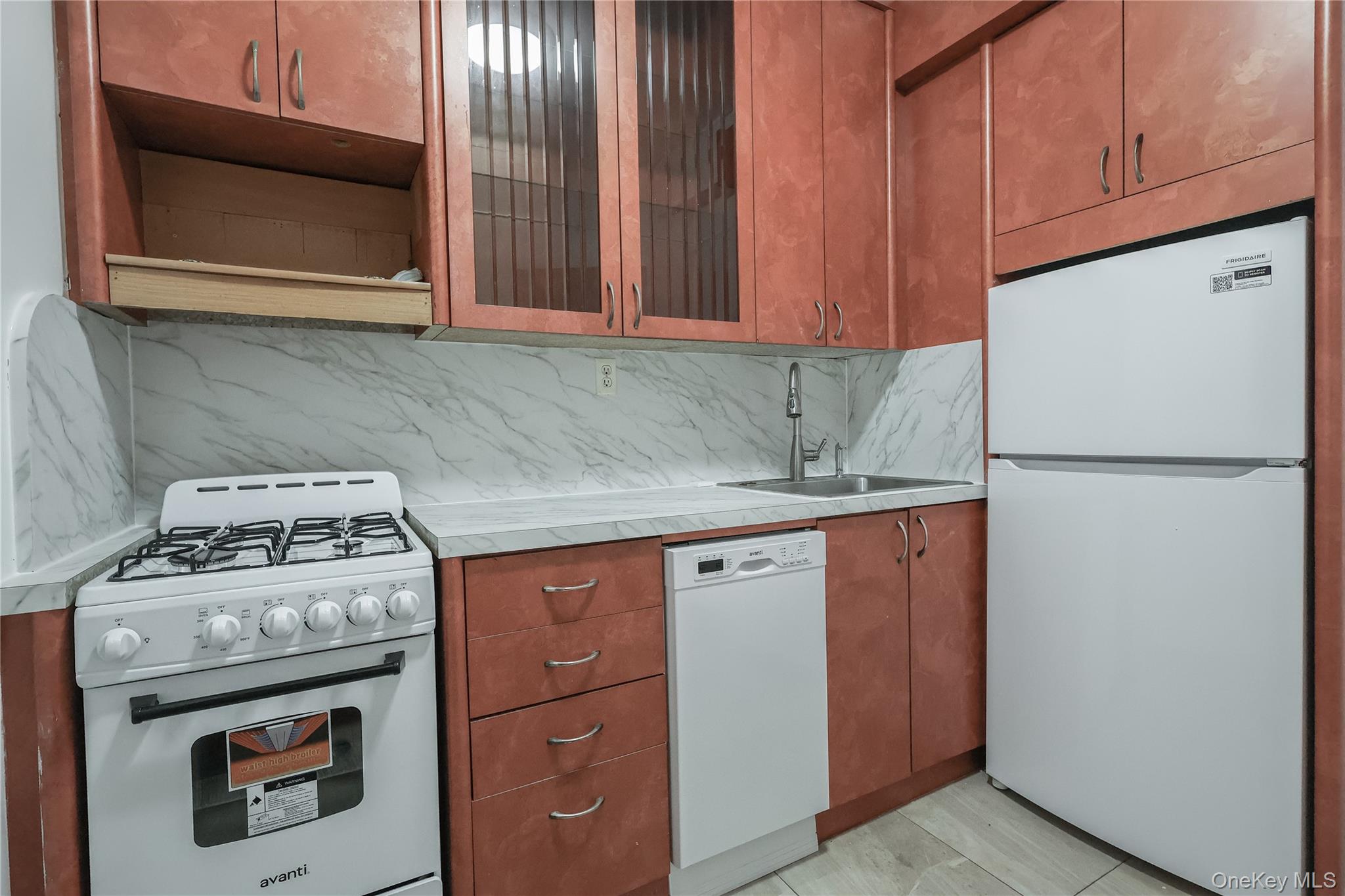 #8 photo, 3250 Coney Island Ave., ブルックリン区 Brooklyn , NY 11235