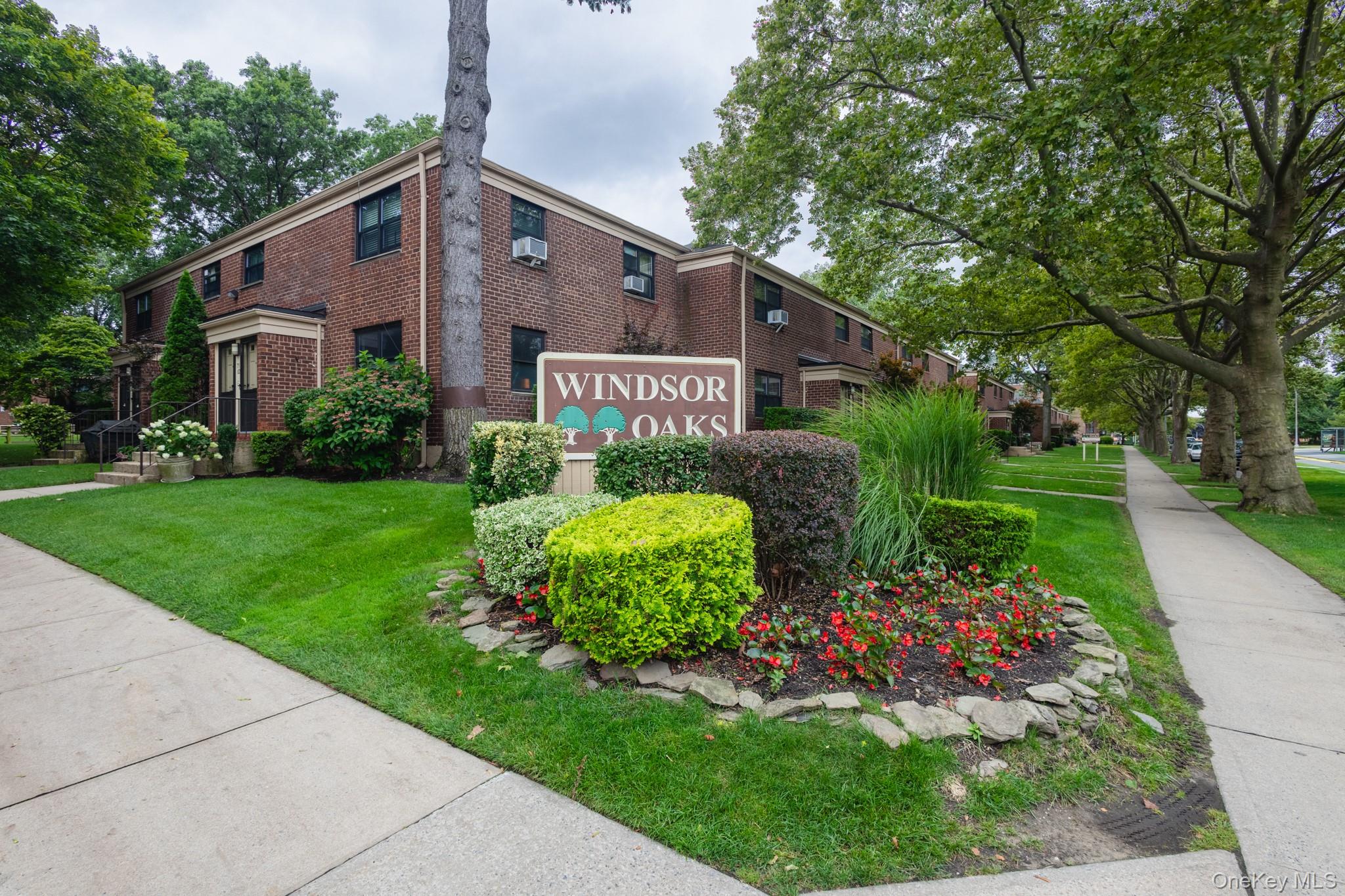 #13 photo, 74-81 220th Street, クイーンズ区 Bayside , NY 11364