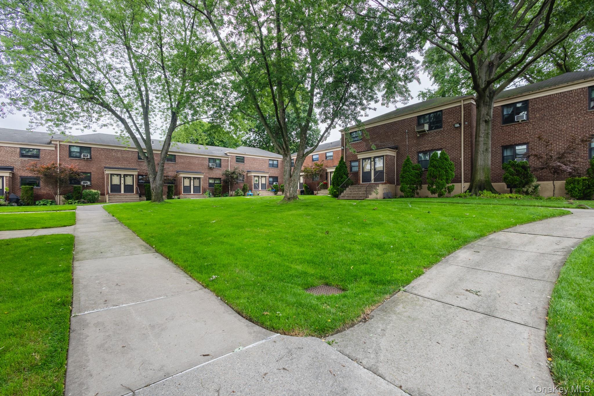 #15 photo, 74-81 220th Street, クイーンズ区 Bayside , NY 11364