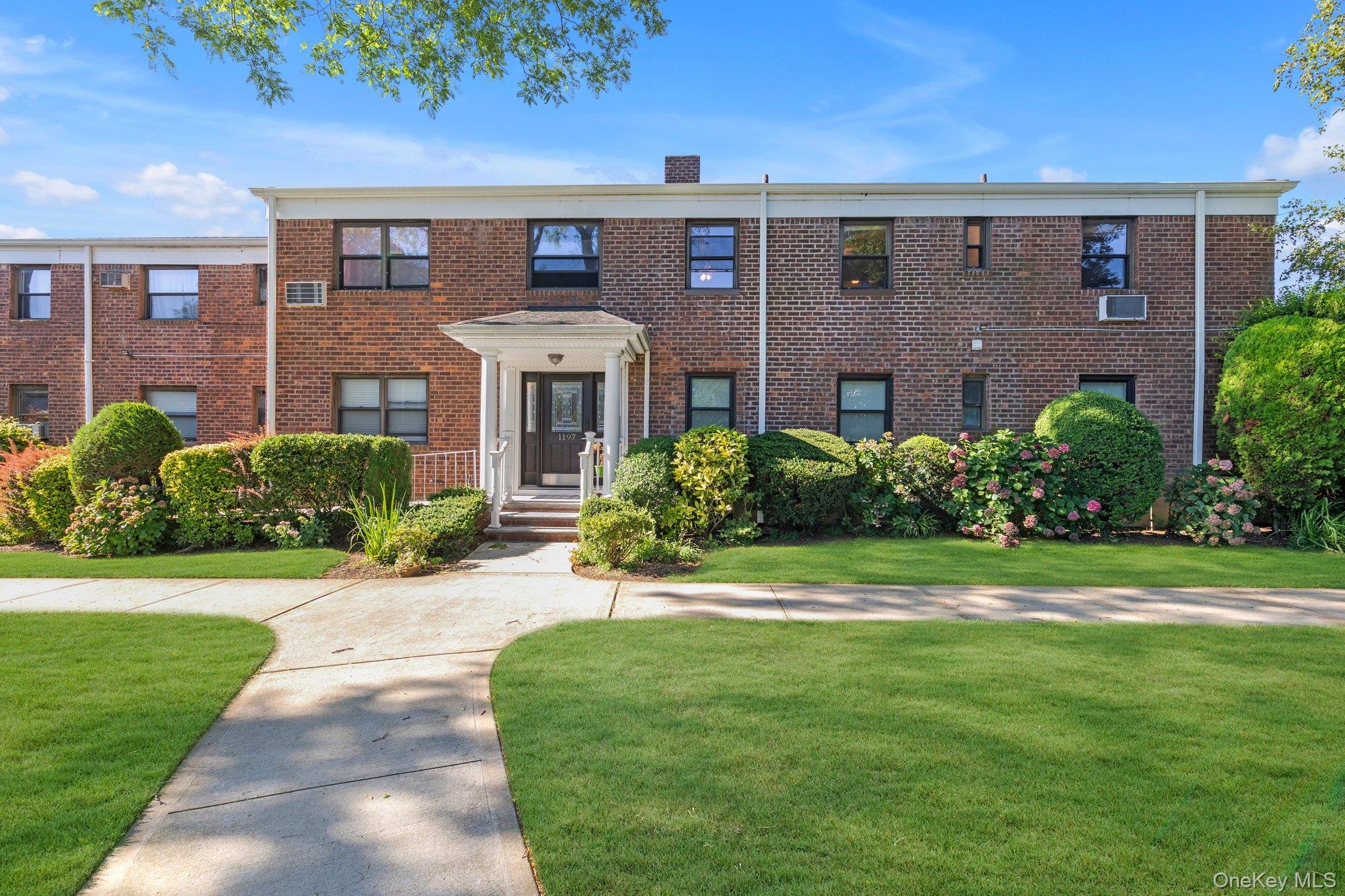 #1 photo, 1197 E broadway, ナッソー郡 Hewlett , NY 11557