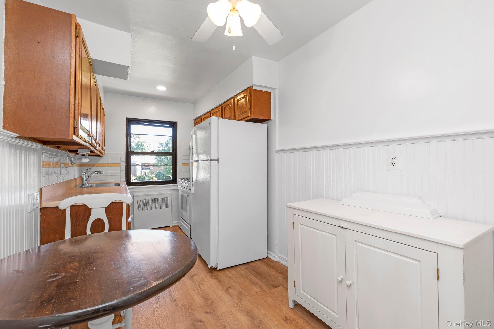 #9 photo, 1197 E broadway, ナッソー郡 Hewlett , NY 11557