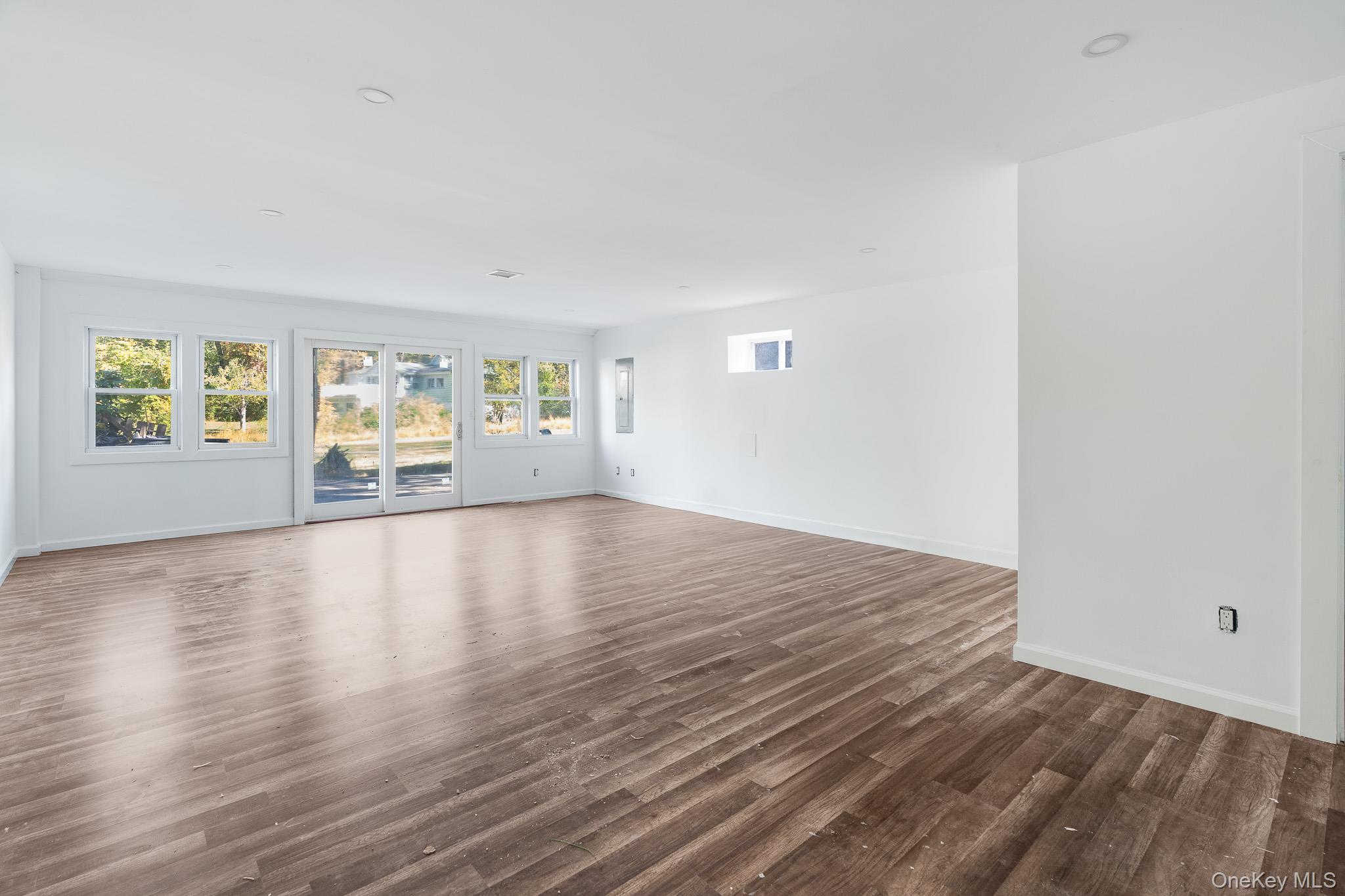 #11 photo, 1802 Amazon Road, Mohegan Lake , NY 10547