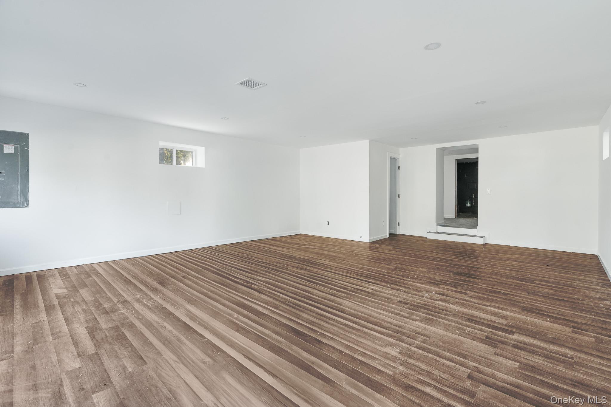 #12 photo, 1802 Amazon Road, Mohegan Lake , NY 10547