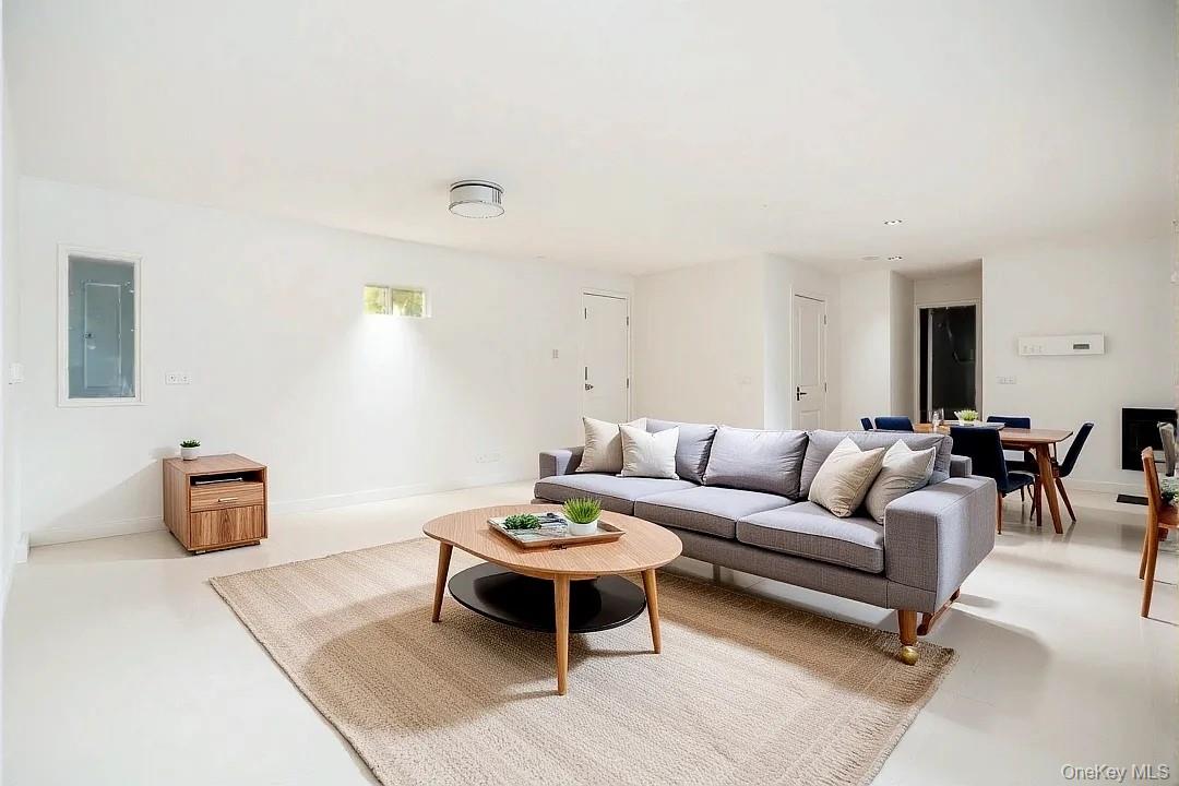 #13 photo, 1802 Amazon Road, Mohegan Lake , NY 10547