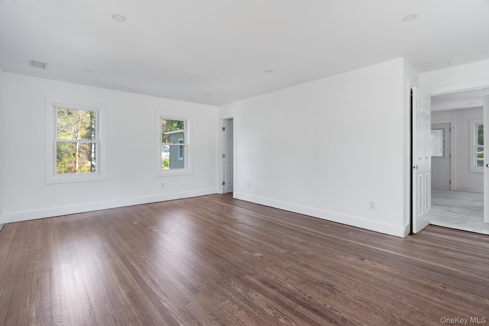 #4 photo, 1802 Amazon Road, Mohegan Lake , NY 10547