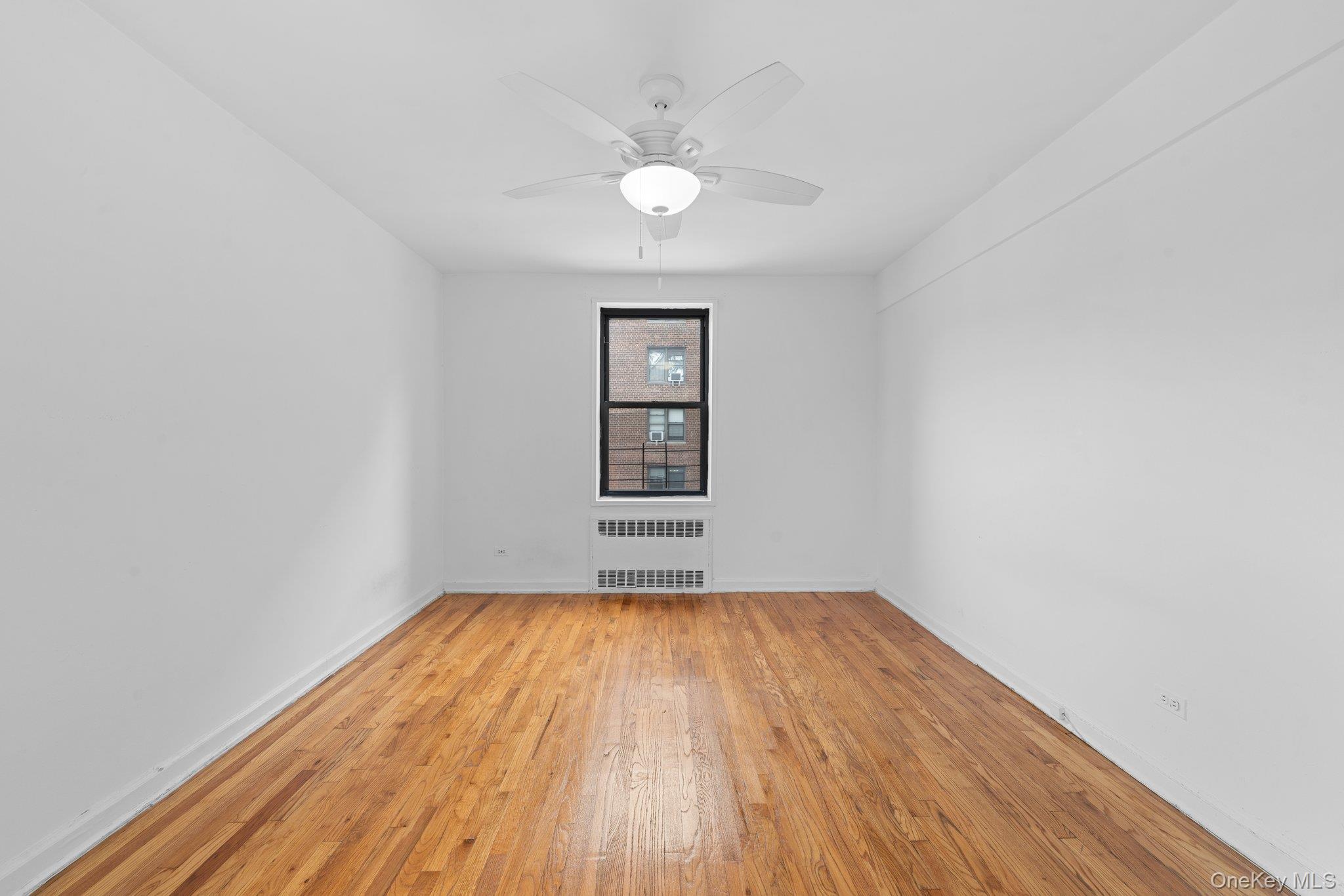 #18 photo, 37-27 86th Street, クイーンズ区 Jackson Heights , NY 11372