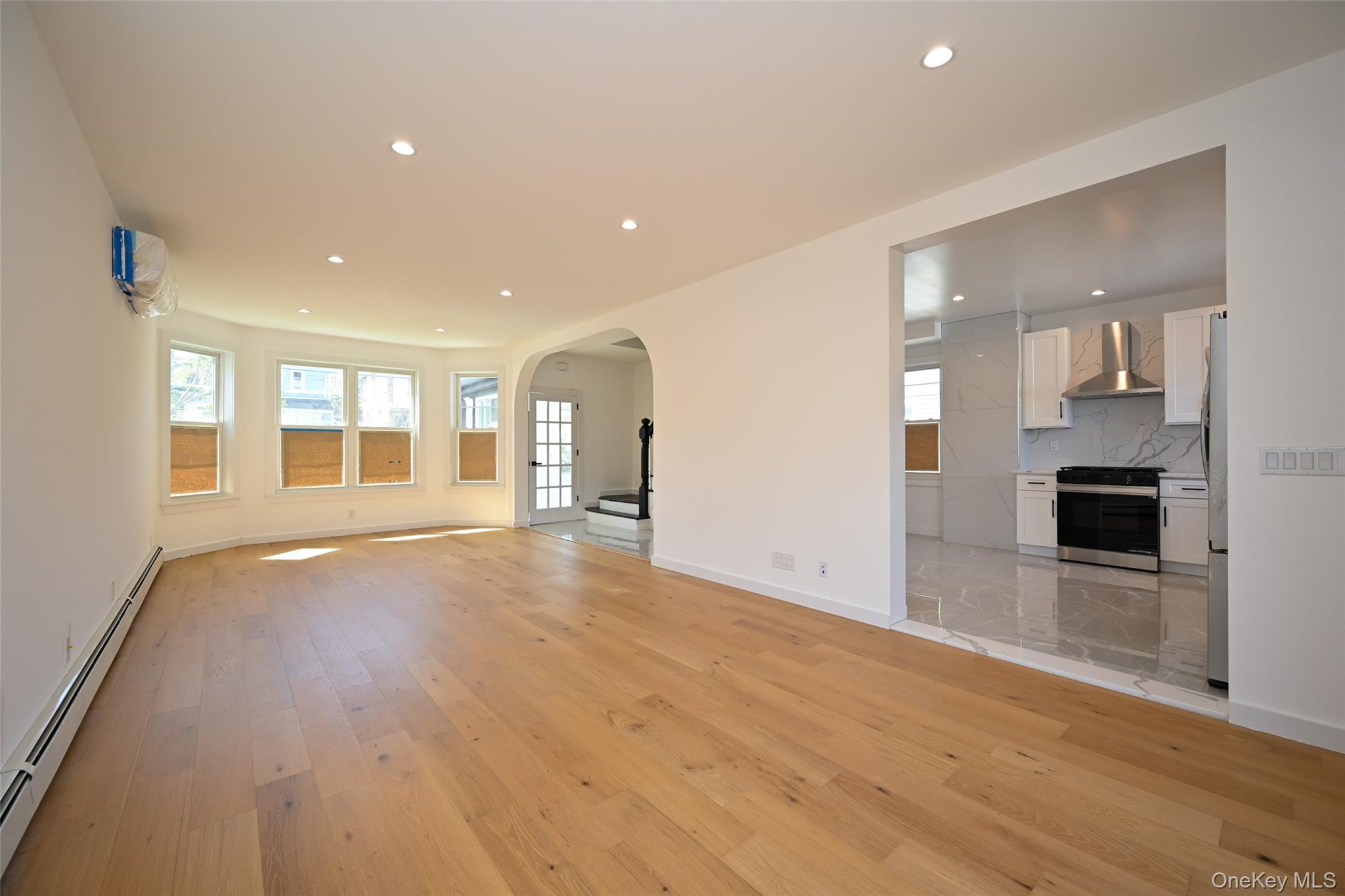 #6 photo, 15425 13th Avenue, クイーンズ区 Whitestone , NY 11357