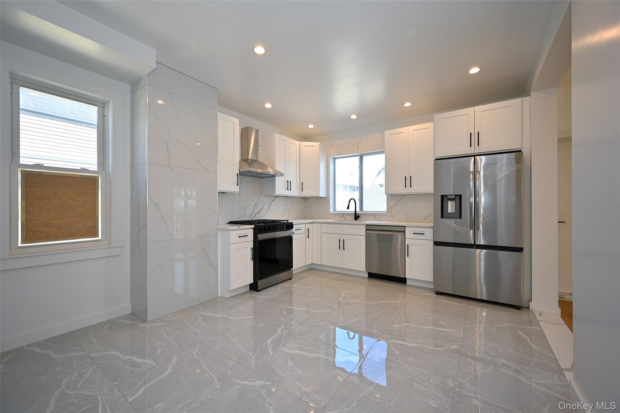 #8 photo, 15425 13th Avenue, クイーンズ区 Whitestone , NY 11357