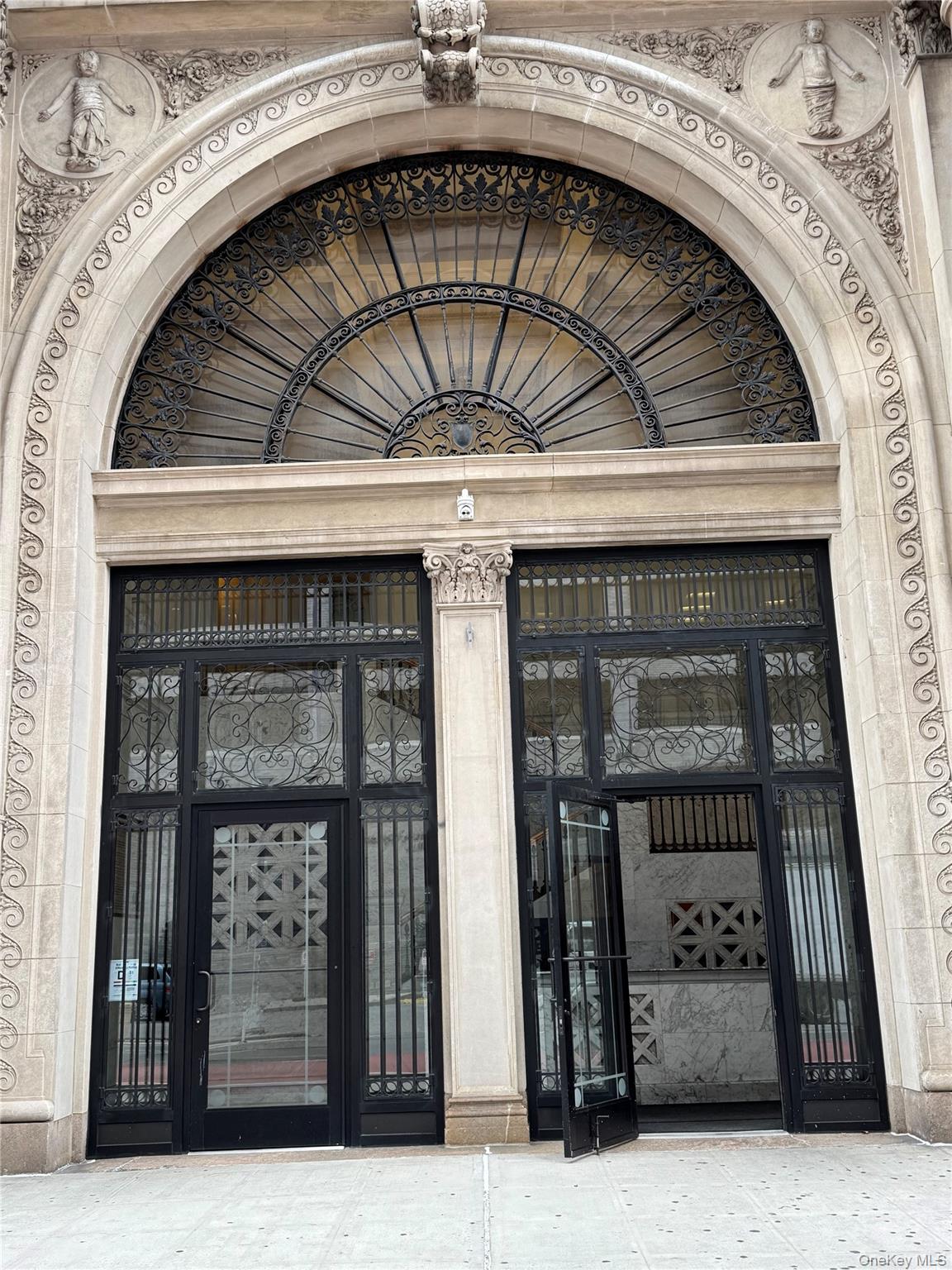 #1 photo, 303 2 Avenue, マンハッタン New York (Manhattan) , NY 10003