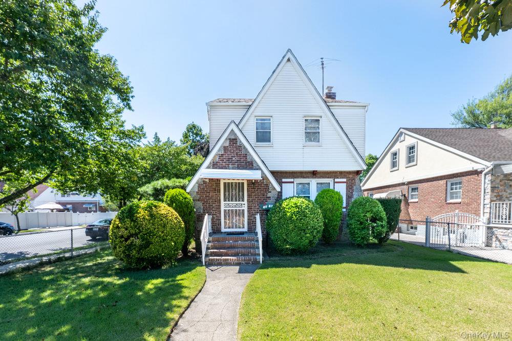 #1 photo, 84-68 251st Street, Куинс ‖ Bellerose , NY 11426