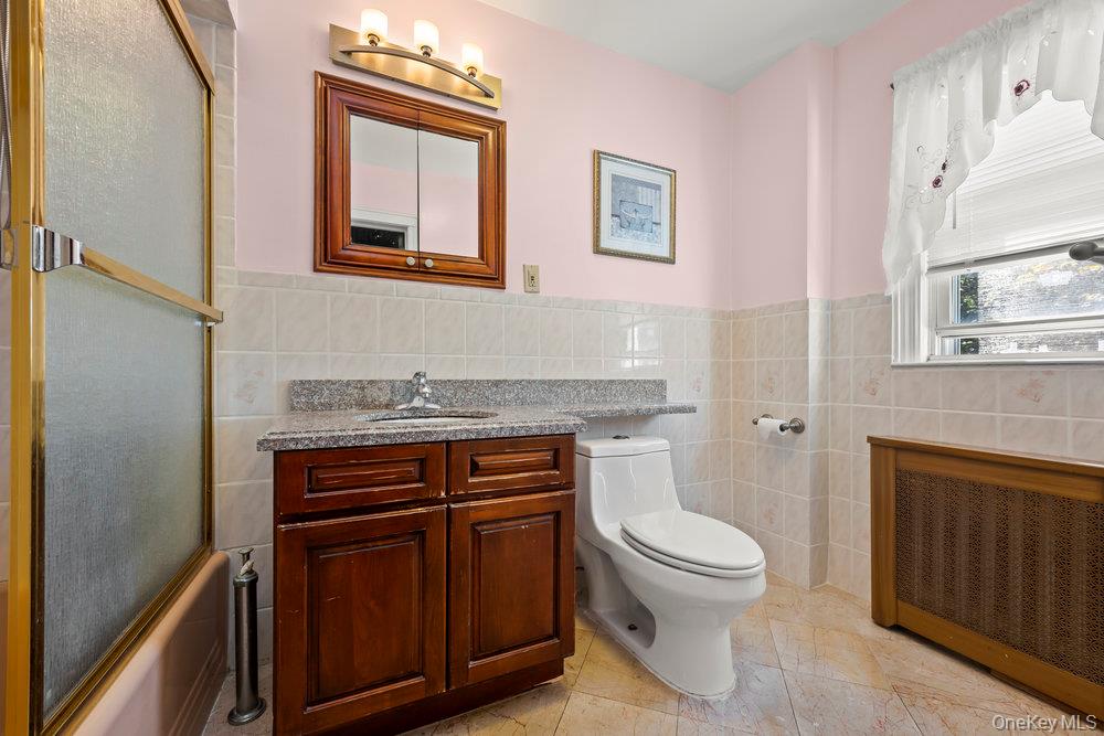 #12 photo, 84-68 251st Street, Куинс ‖ Bellerose , NY 11426