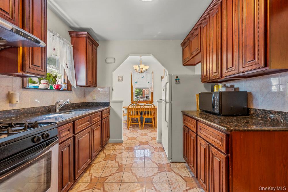 #7 photo, 84-68 251st Street, Куинс ‖ Bellerose , NY 11426