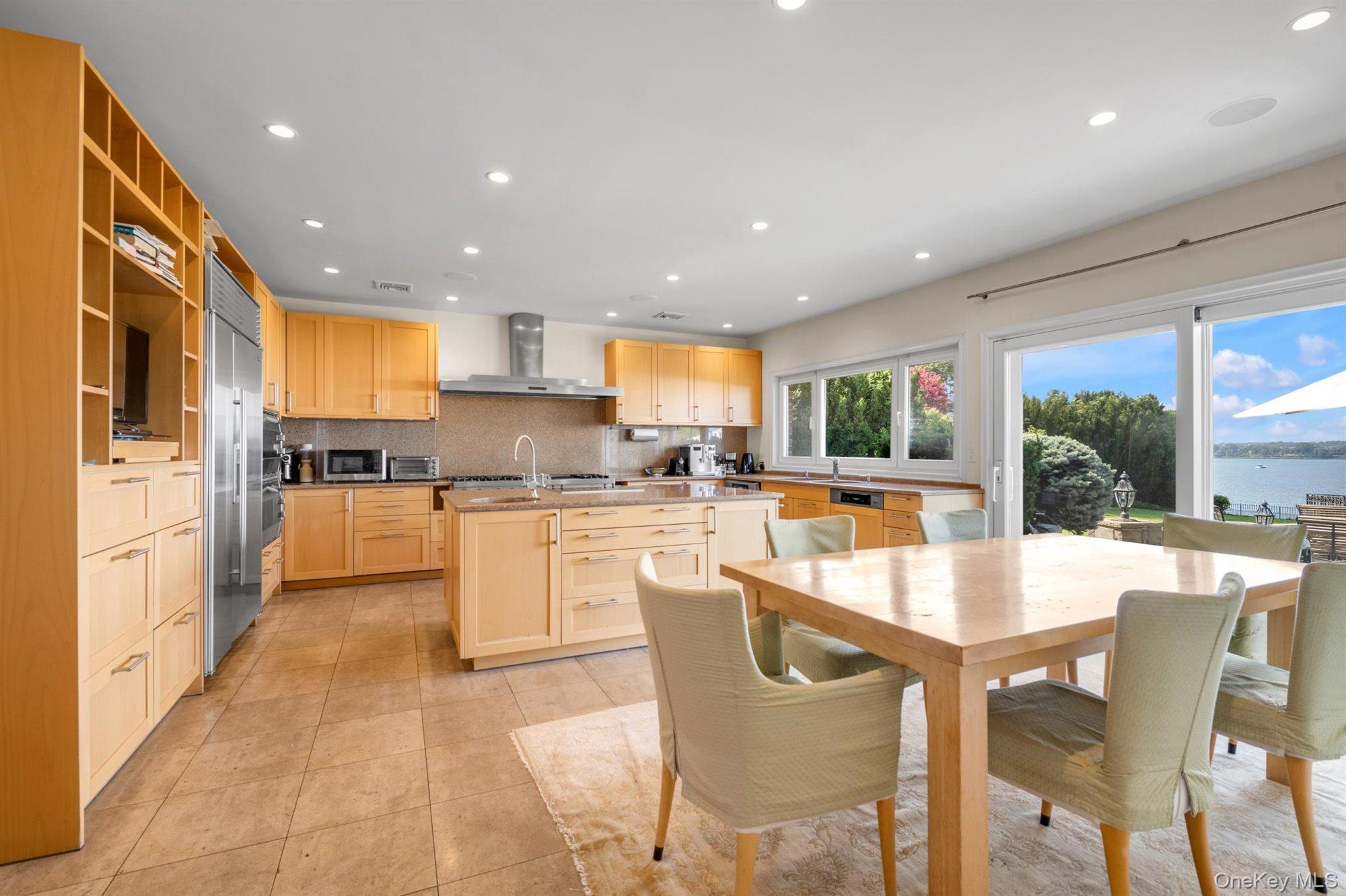 #12 photo, 22 Martin Court, ナッソー郡 Kings Point , NY 11024