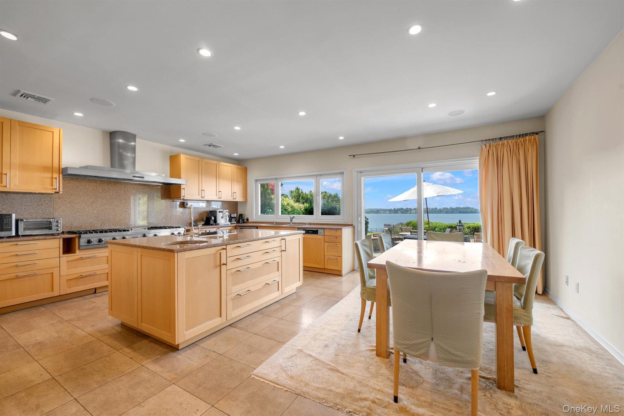 #13 photo, 22 Martin Court, ナッソー郡 Kings Point , NY 11024