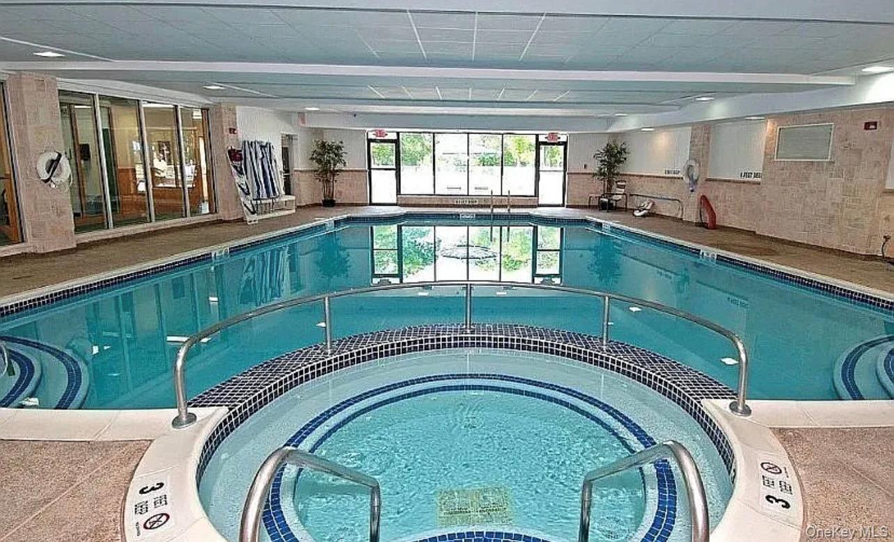 #11 photo, 217 Birchwood Road, サフォーク郡 Coram , NY 11727