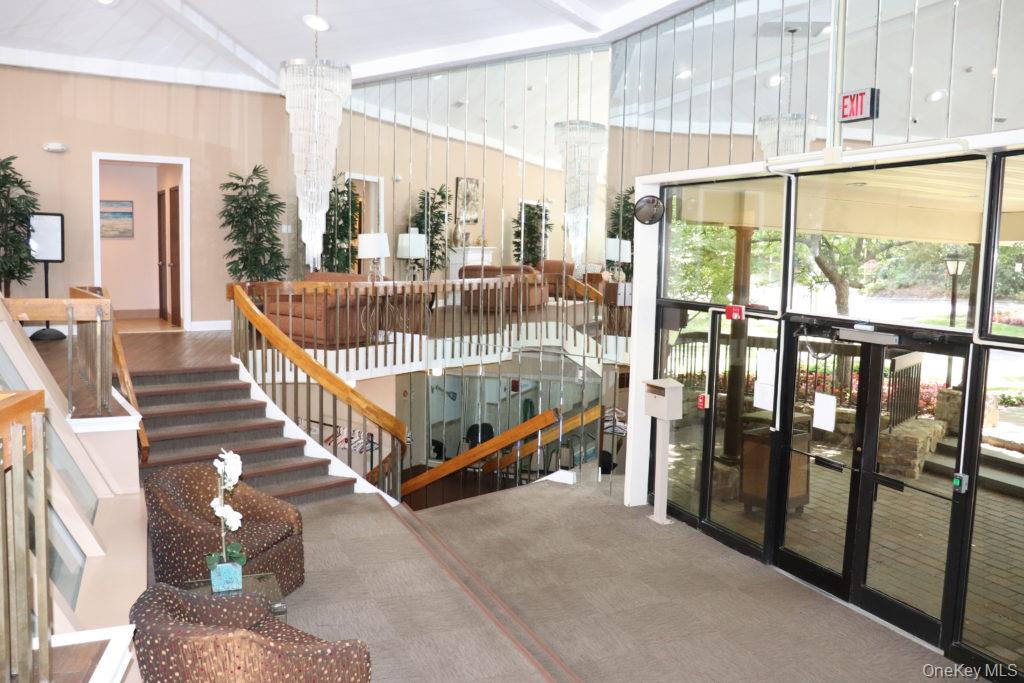 #13 photo, 217 Birchwood Road, サフォーク郡 Coram , NY 11727