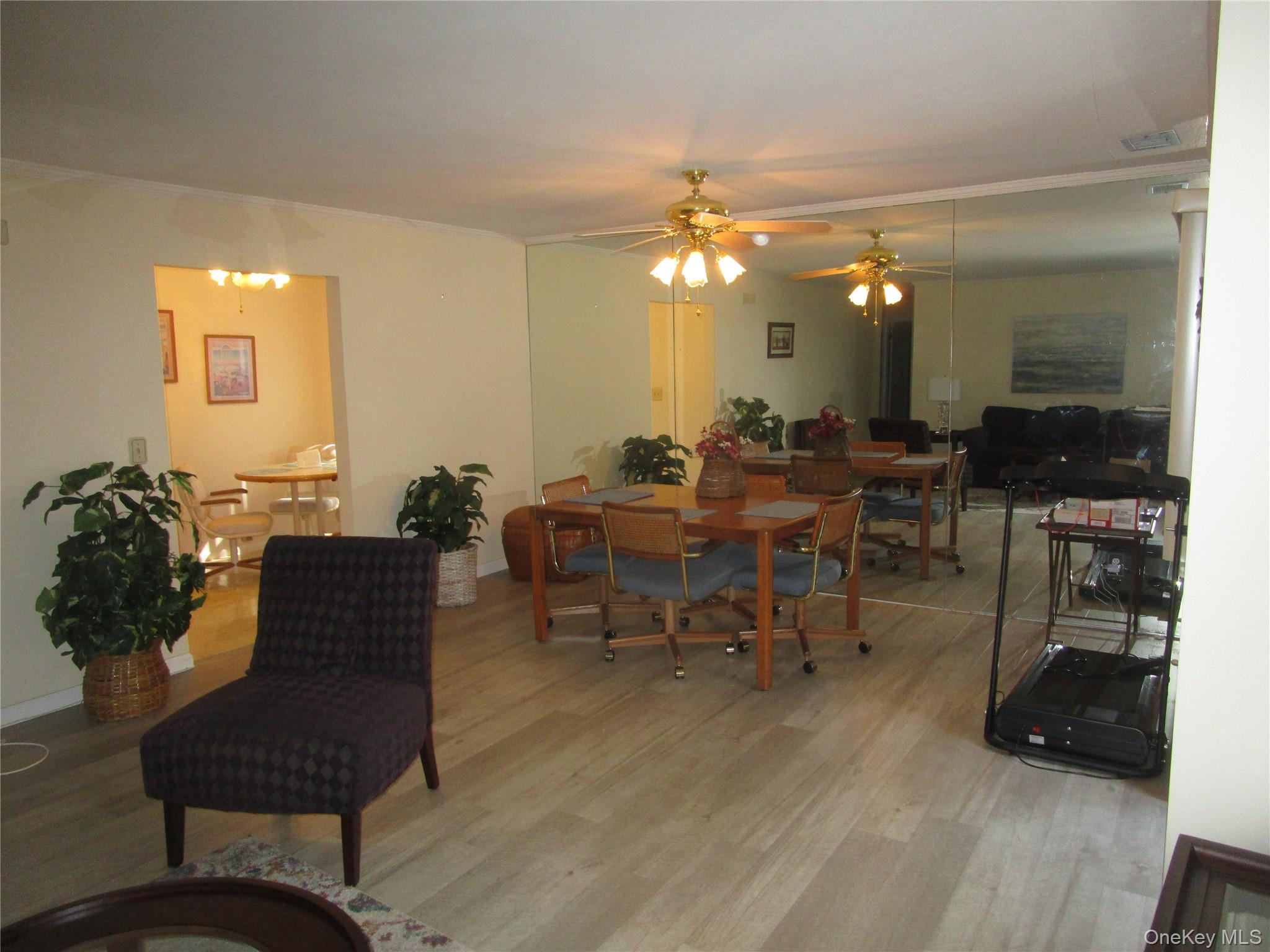 #14 photo, 217 Birchwood Road, サフォーク郡 Coram , NY 11727