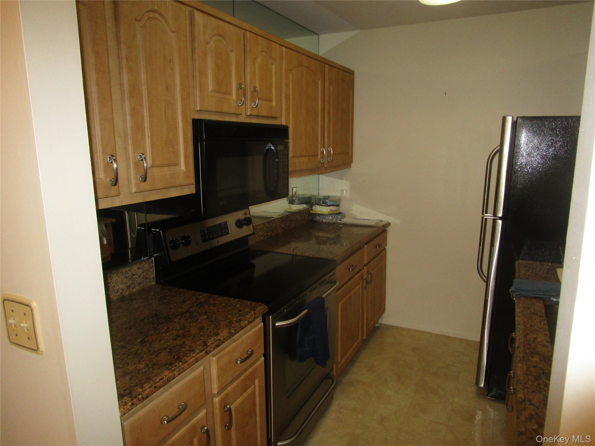 #4 photo, 217 Birchwood Road, サフォーク郡 Coram , NY 11727