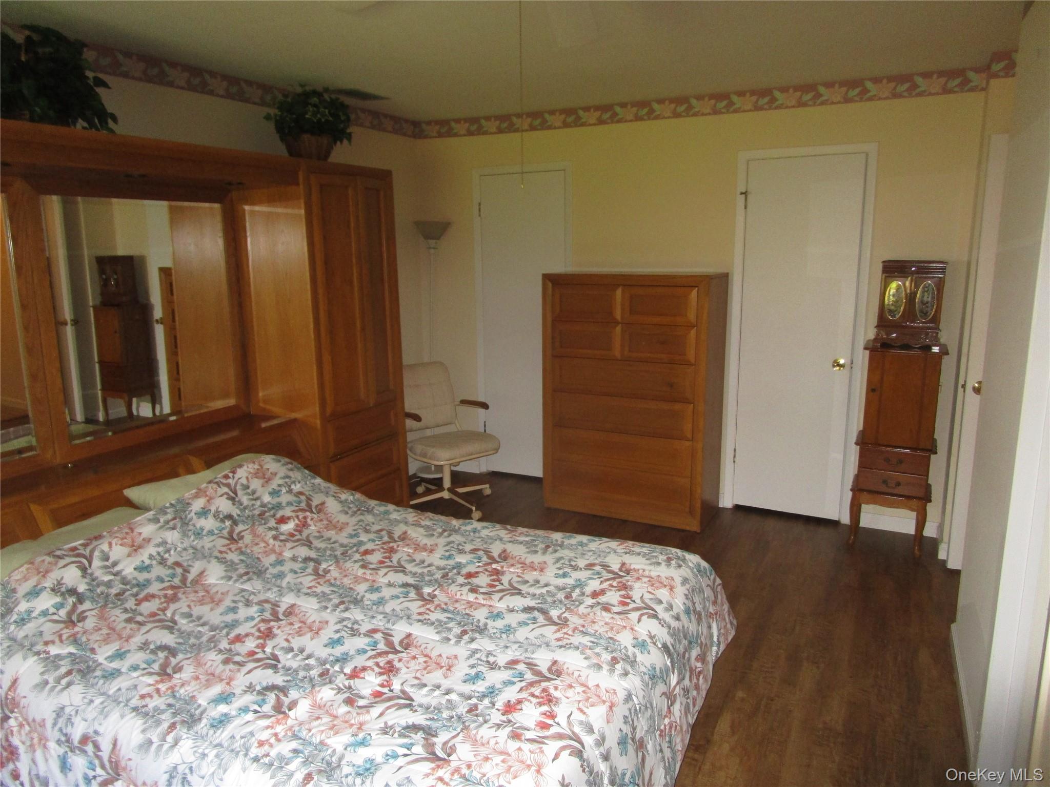 #9 photo, 217 Birchwood Road, サフォーク郡 Coram , NY 11727