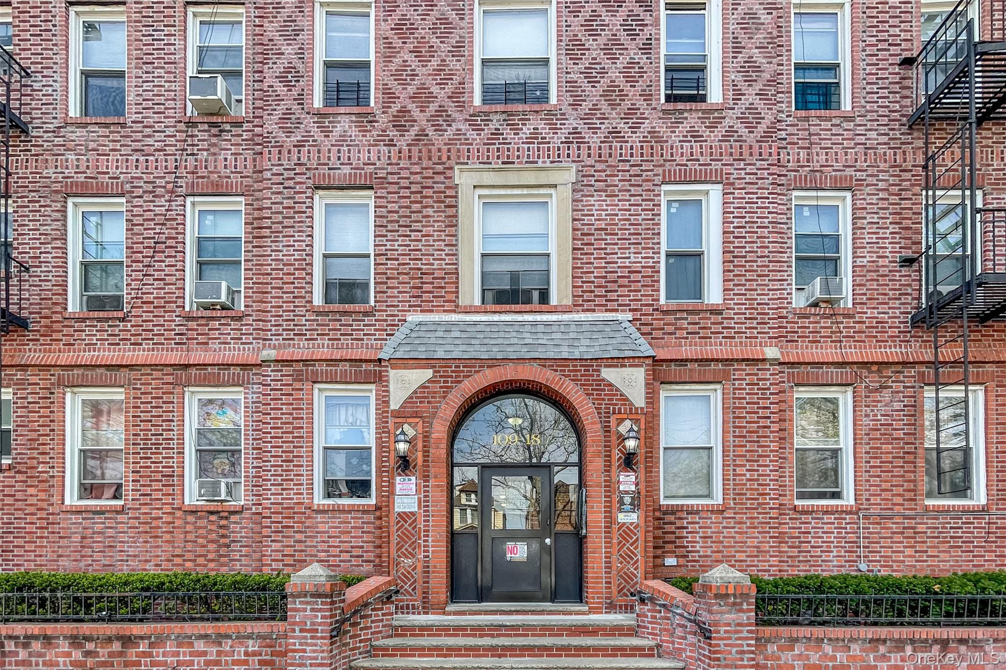 #1 photo, 10918 Lefferts Street, कुईंस South Ozone Park , NY 11420