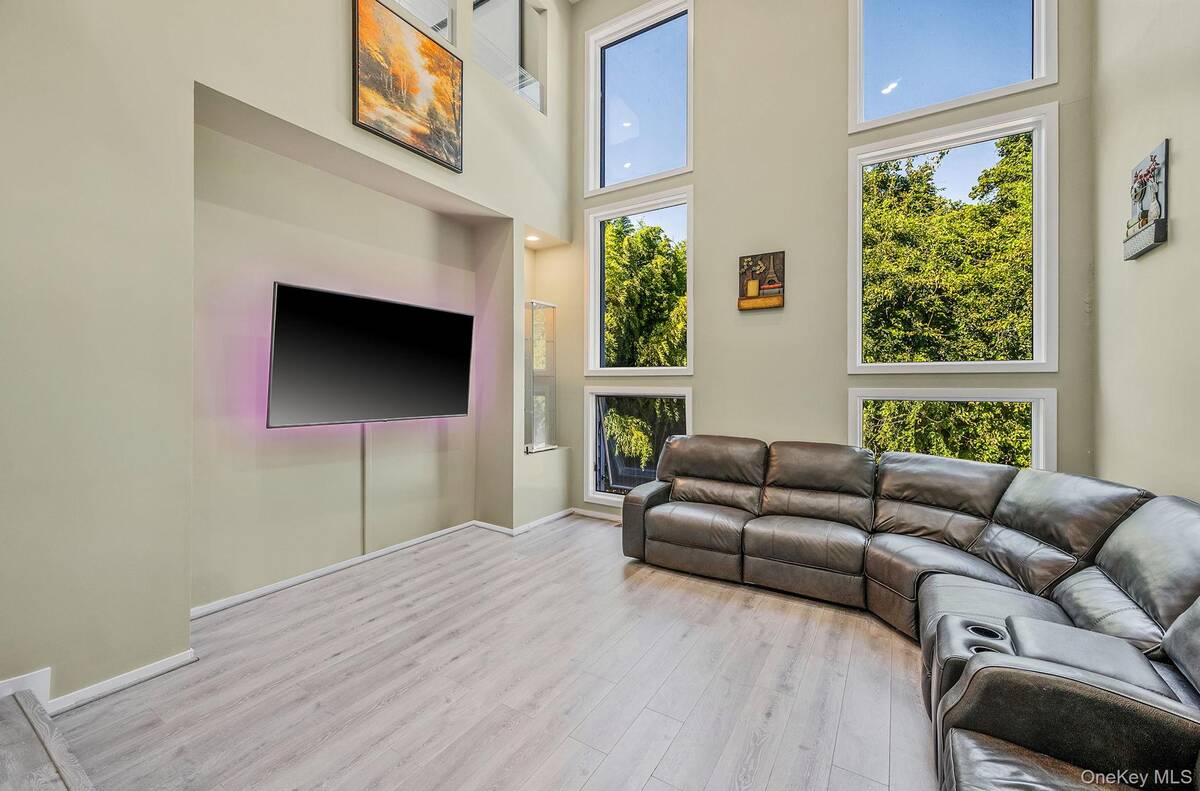 #13 photo, 36 Roosevelt Boulevard, サフォーク郡 East Patchogue , NY 11772