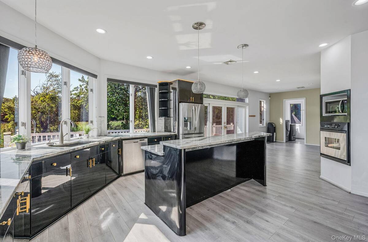 #20 photo, 36 Roosevelt Boulevard, サフォーク郡 East Patchogue , NY 11772