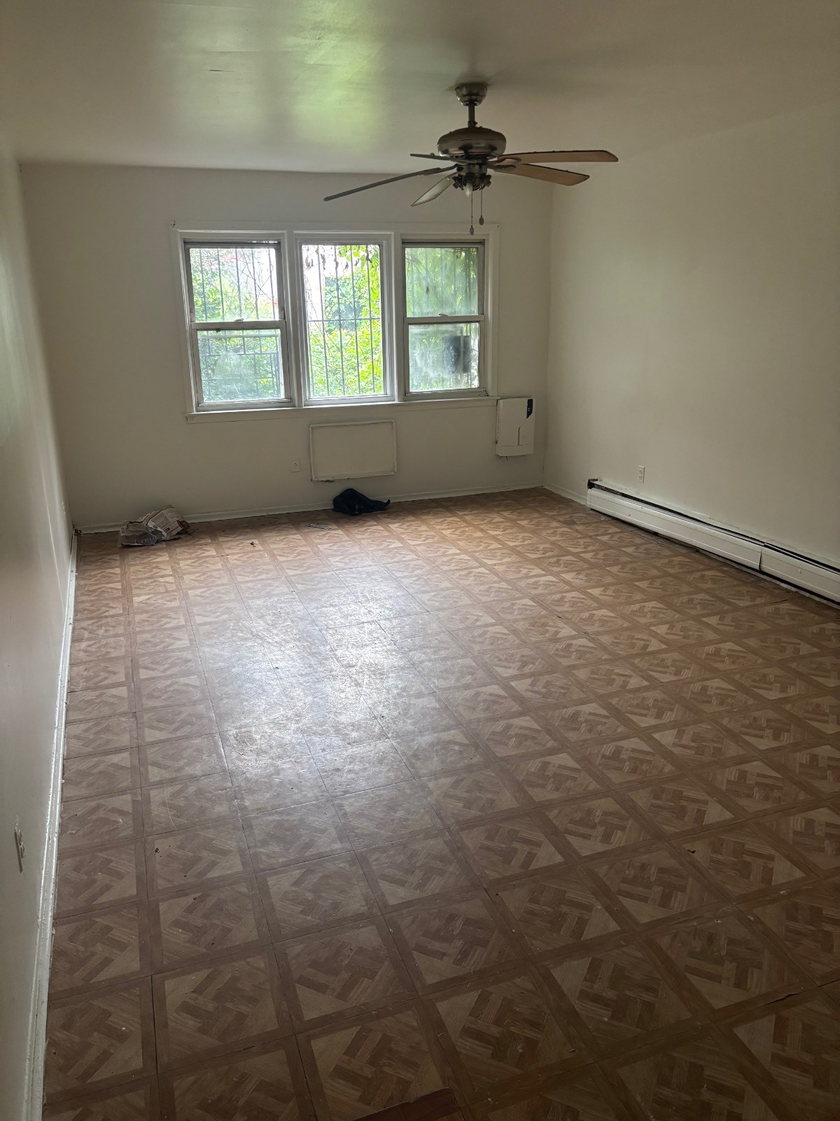 #4 photo, 4108 111 st, クイーンズ区 Corona , NY 11368