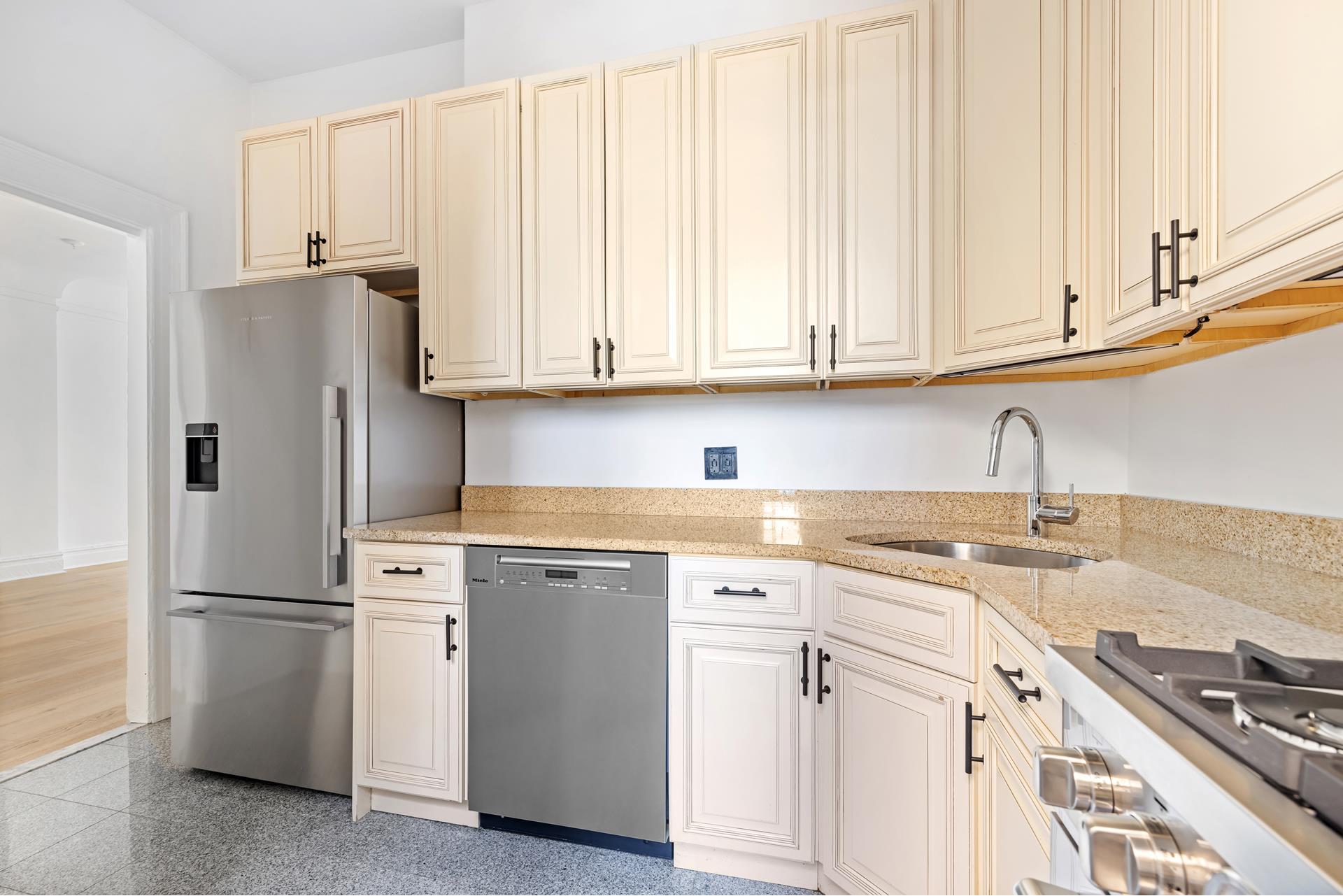 #8 photo, 340 W 86TH Street, マンハッタン Upper West Side , NY 10024