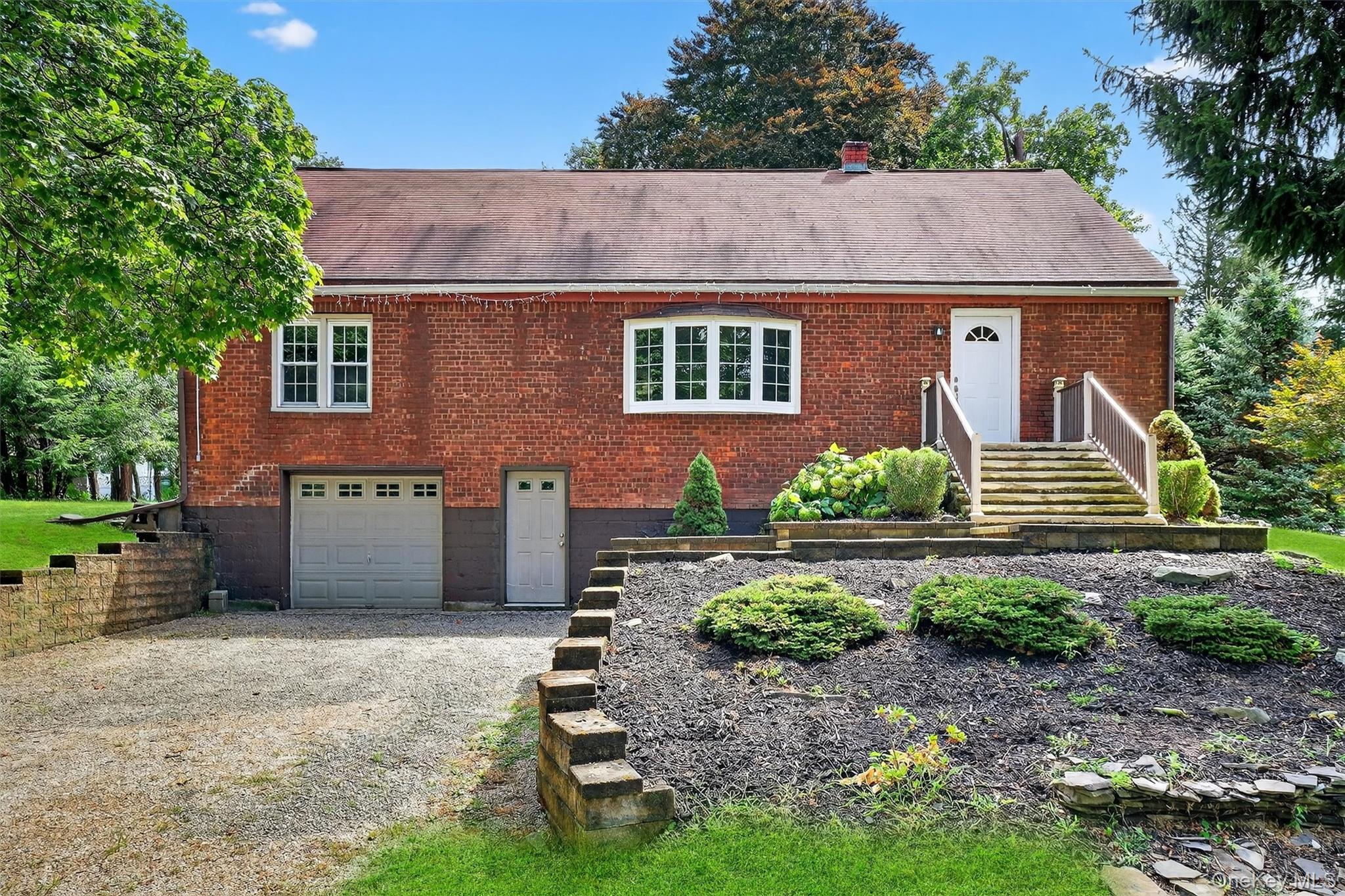 #1 photo, 2 Treadwell Circle, Poughkeepsie , NY 12601