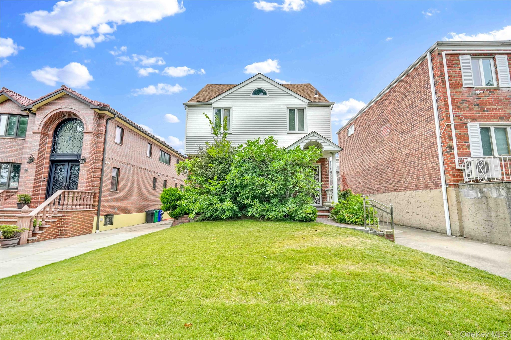 #1 photo, 183-11 64th Avenue, फ्रेश मेडॉस Fresh Meadows , NY 11365