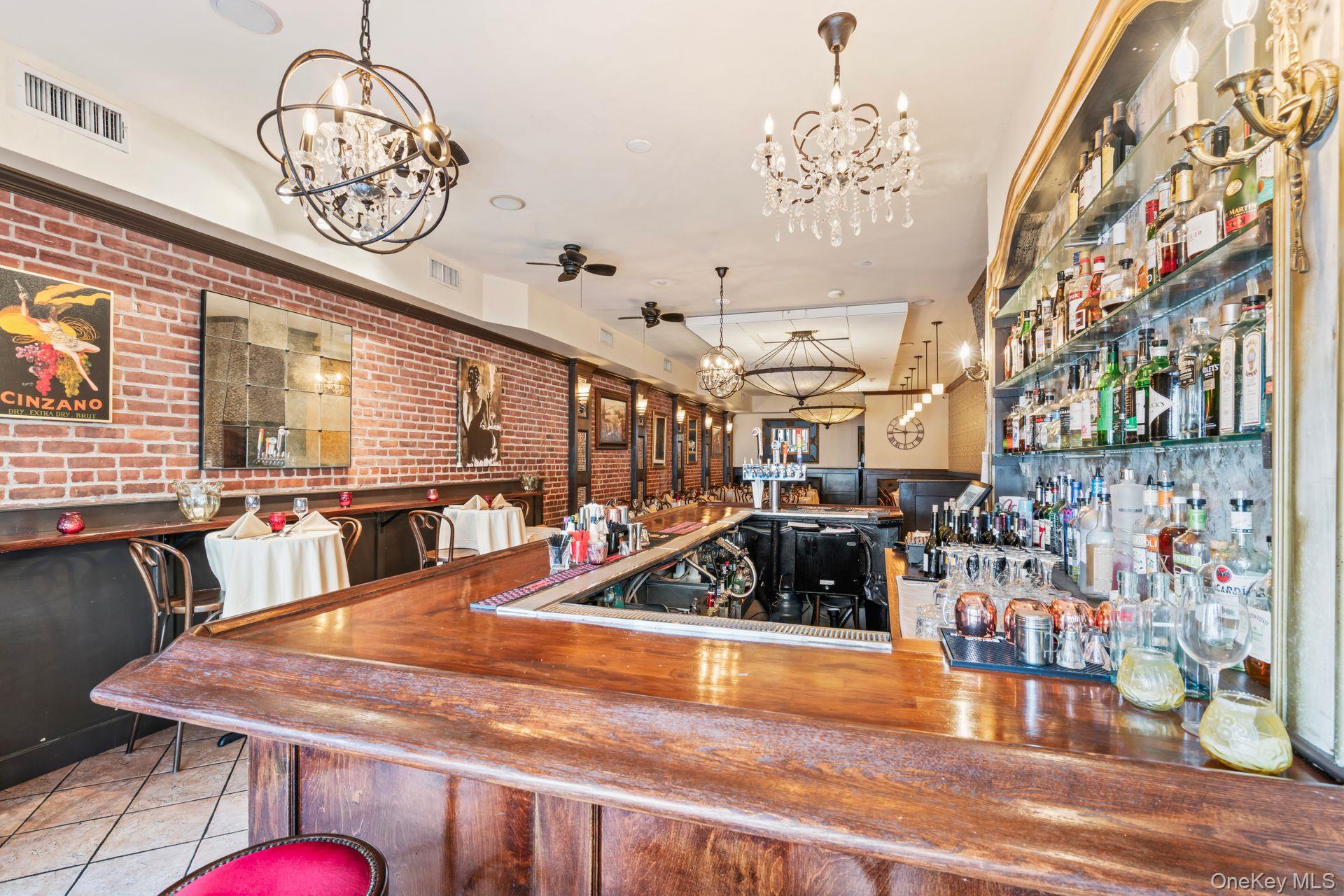 #3 photo, 400 New York Avenue, サフォーク郡 Huntington , NY 11743