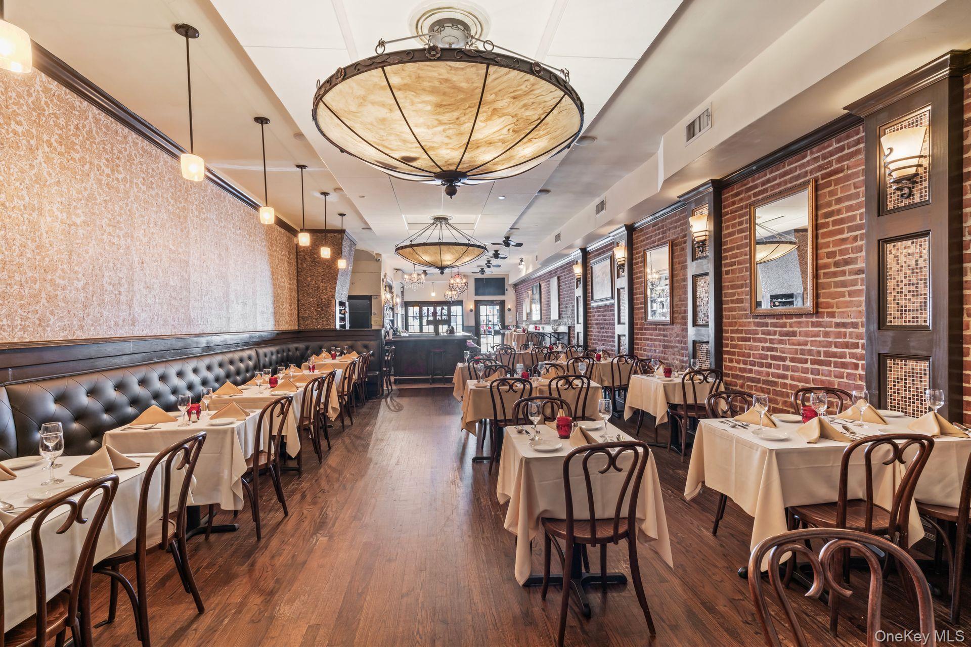 #6 photo, 400 New York Avenue, サフォーク郡 Huntington , NY 11743