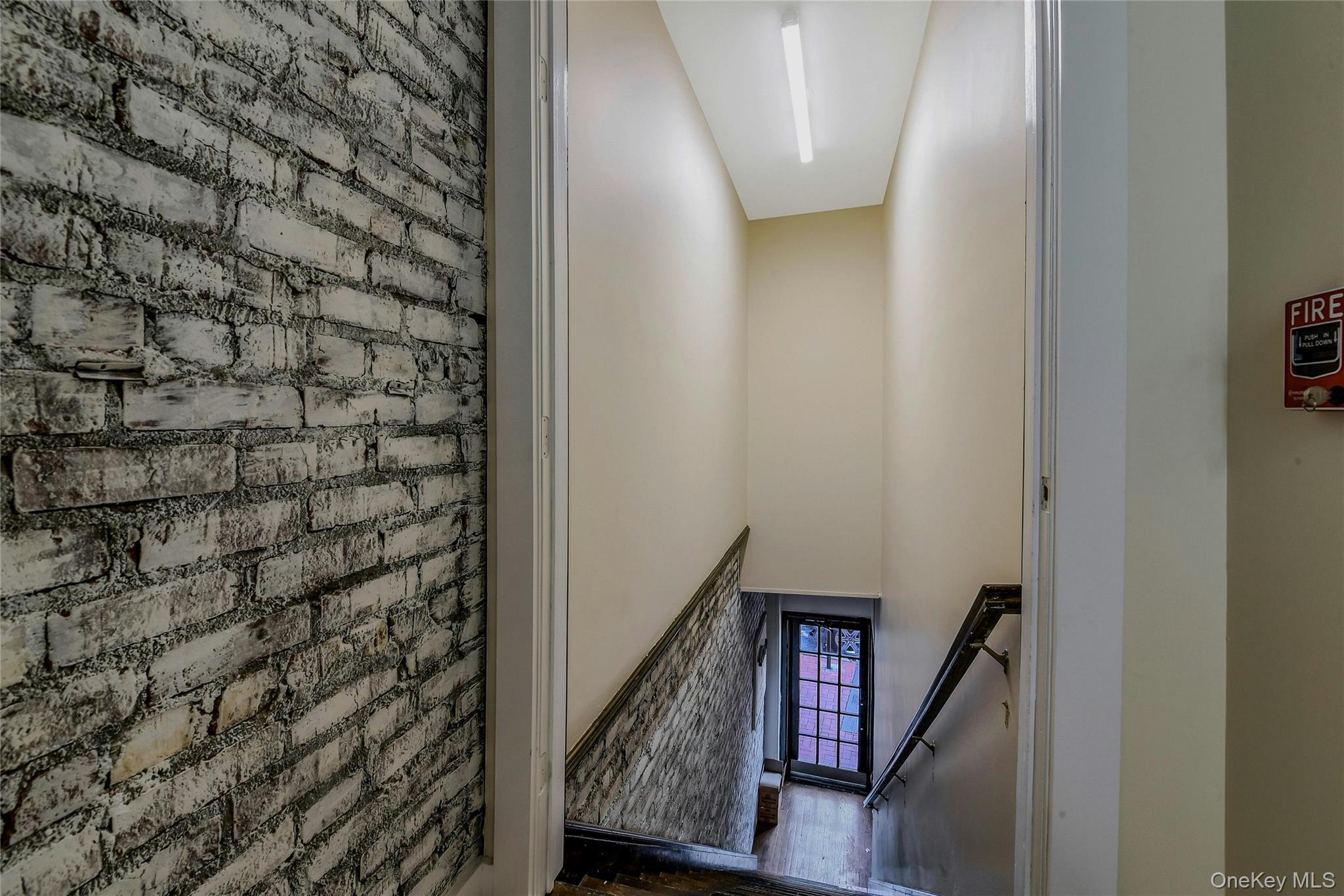 #8 photo, 400 New York Avenue, サフォーク郡 Huntington , NY 11743