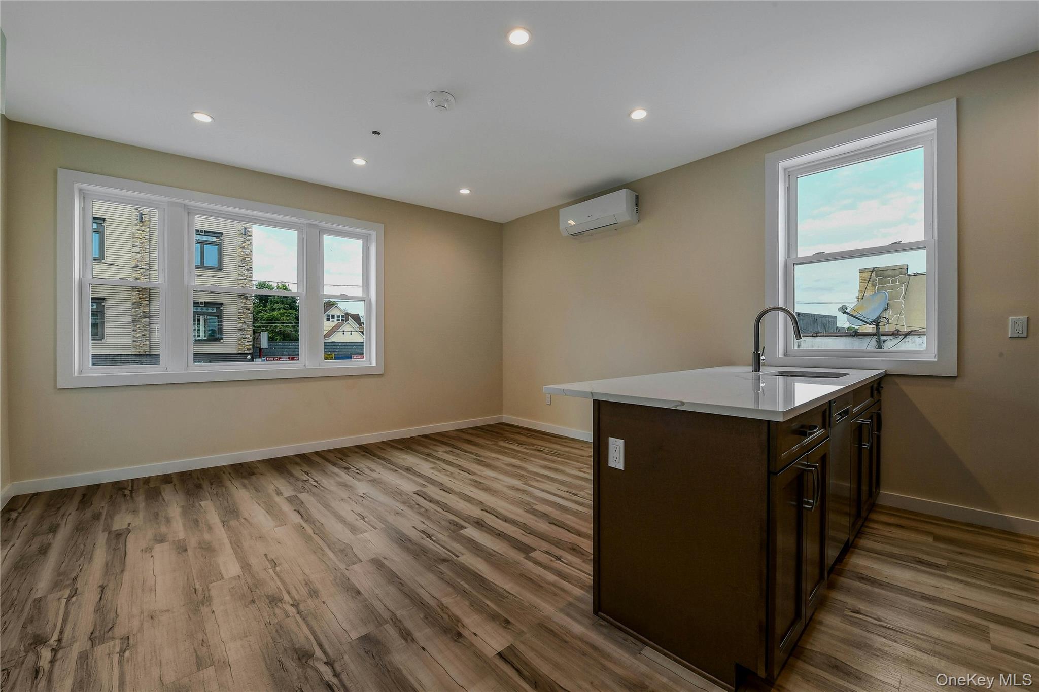 #9 photo, 400 New York Avenue, サフォーク郡 Huntington , NY 11743