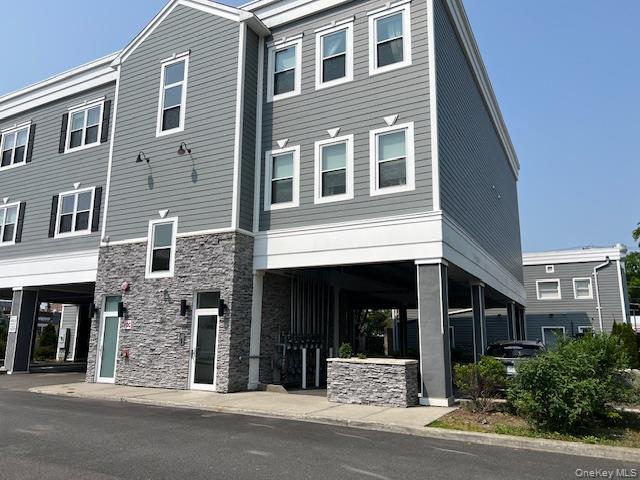 #1 photo, 40 Division Street, नासाउ काउंटी Farmingdale , NY 11735