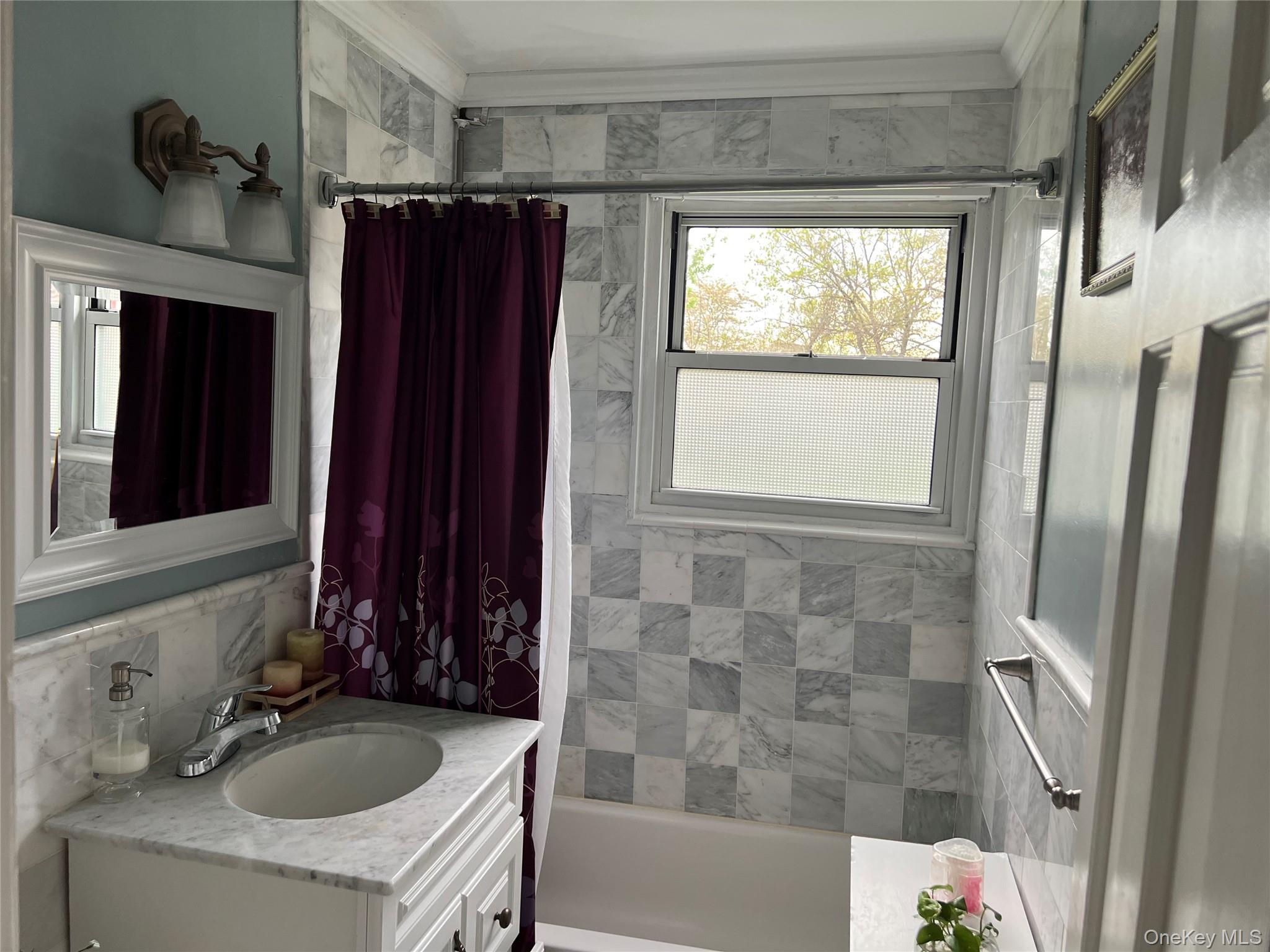 #19 photo, 1084 Fenwood Drive, ナッソー郡 Valley Stream , NY 11580