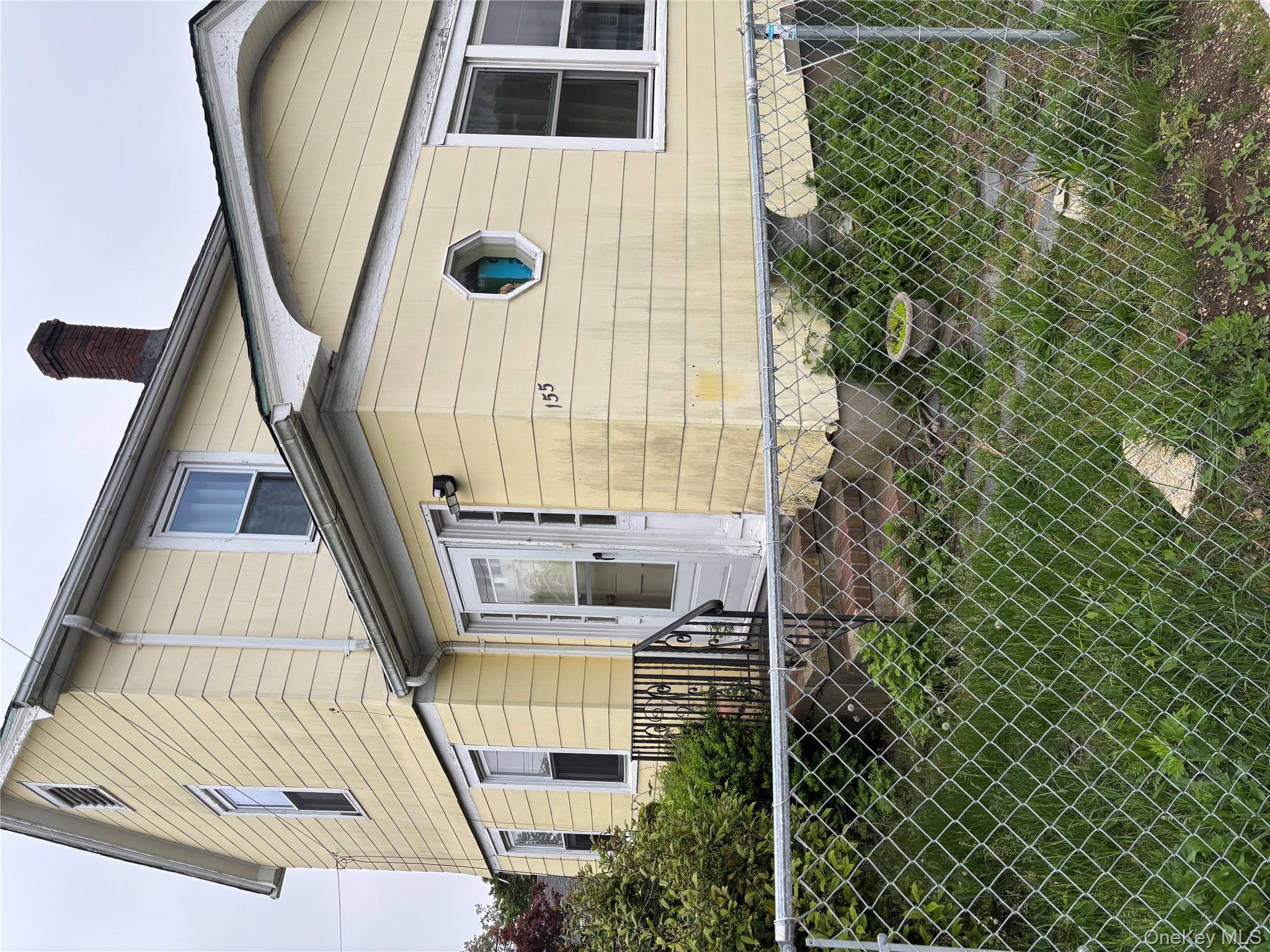 #1 photo, 155 5th Avenue, सफ़ोक काउंटी Bay Shore , NY 11706