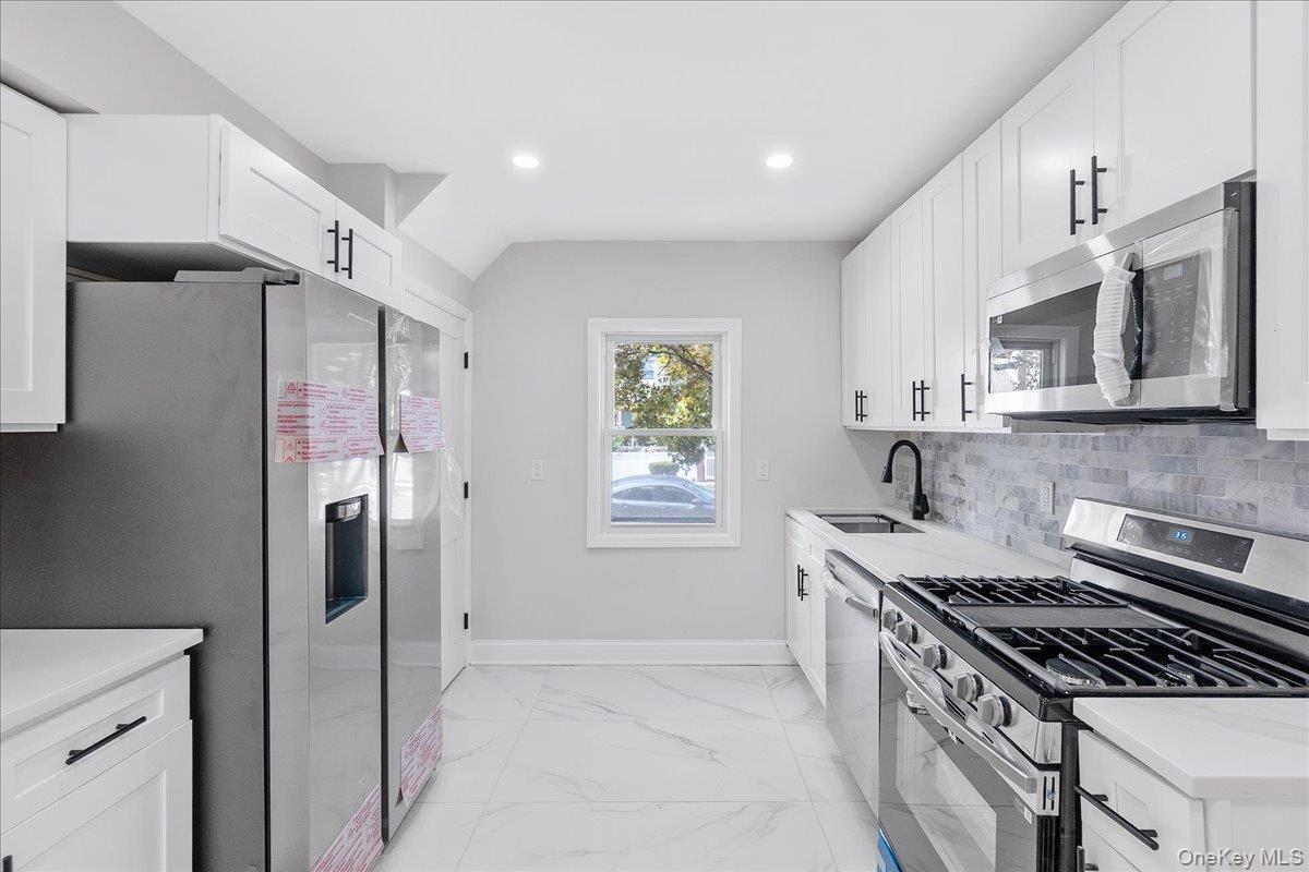 #11 photo, 1686 Rosalind Avenue, ナッソー郡 Elmont , NY 11003