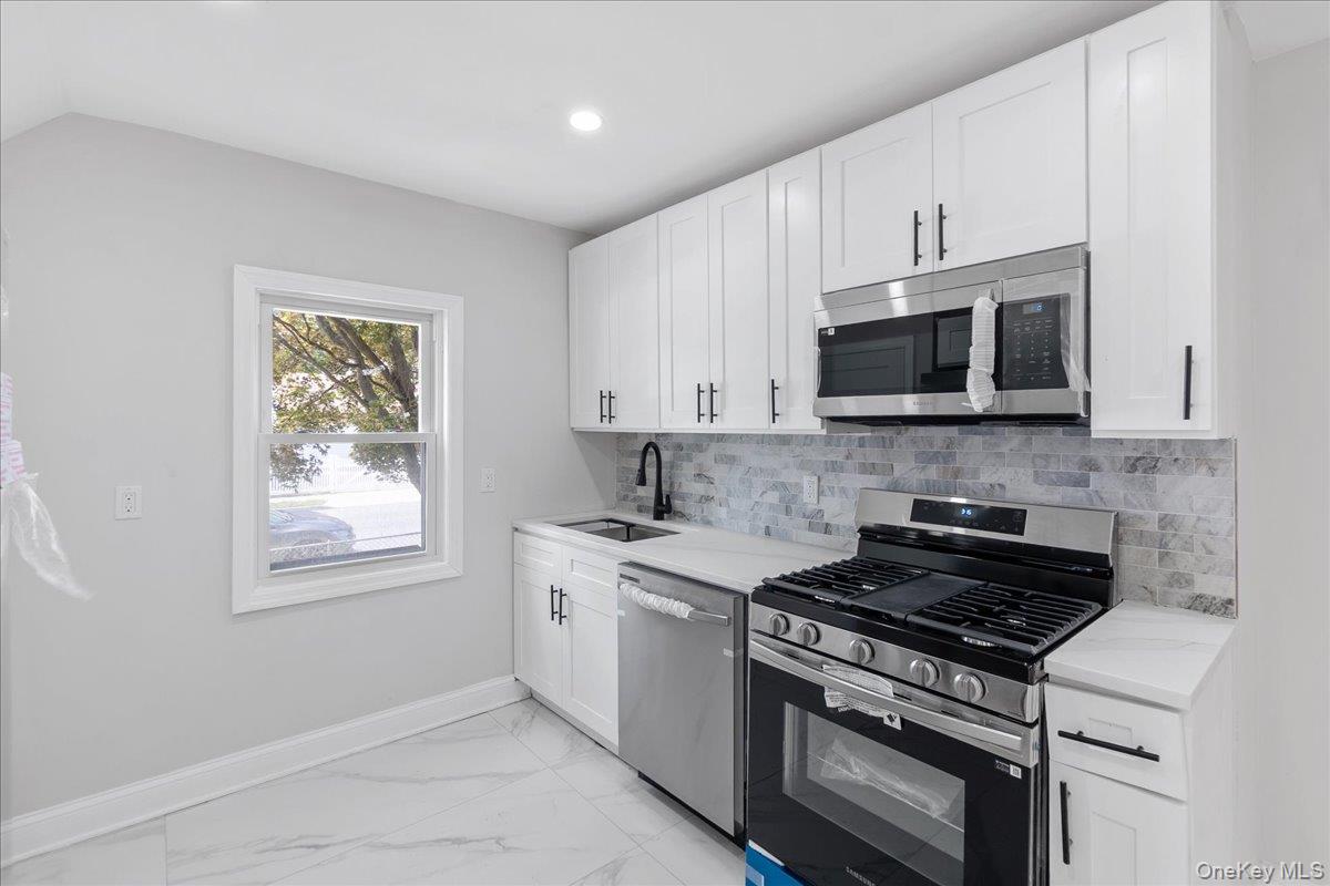 #12 photo, 1686 Rosalind Avenue, ナッソー郡 Elmont , NY 11003