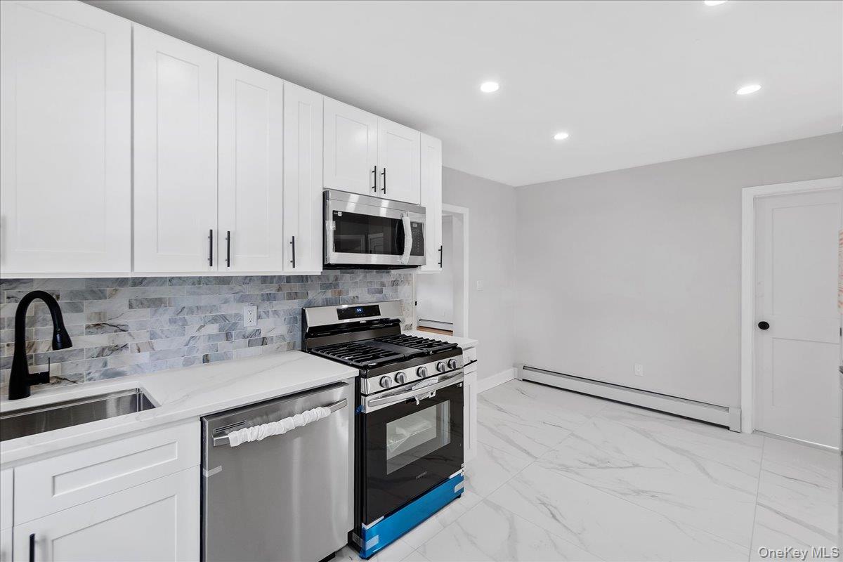 #13 photo, 1686 Rosalind Avenue, ナッソー郡 Elmont , NY 11003