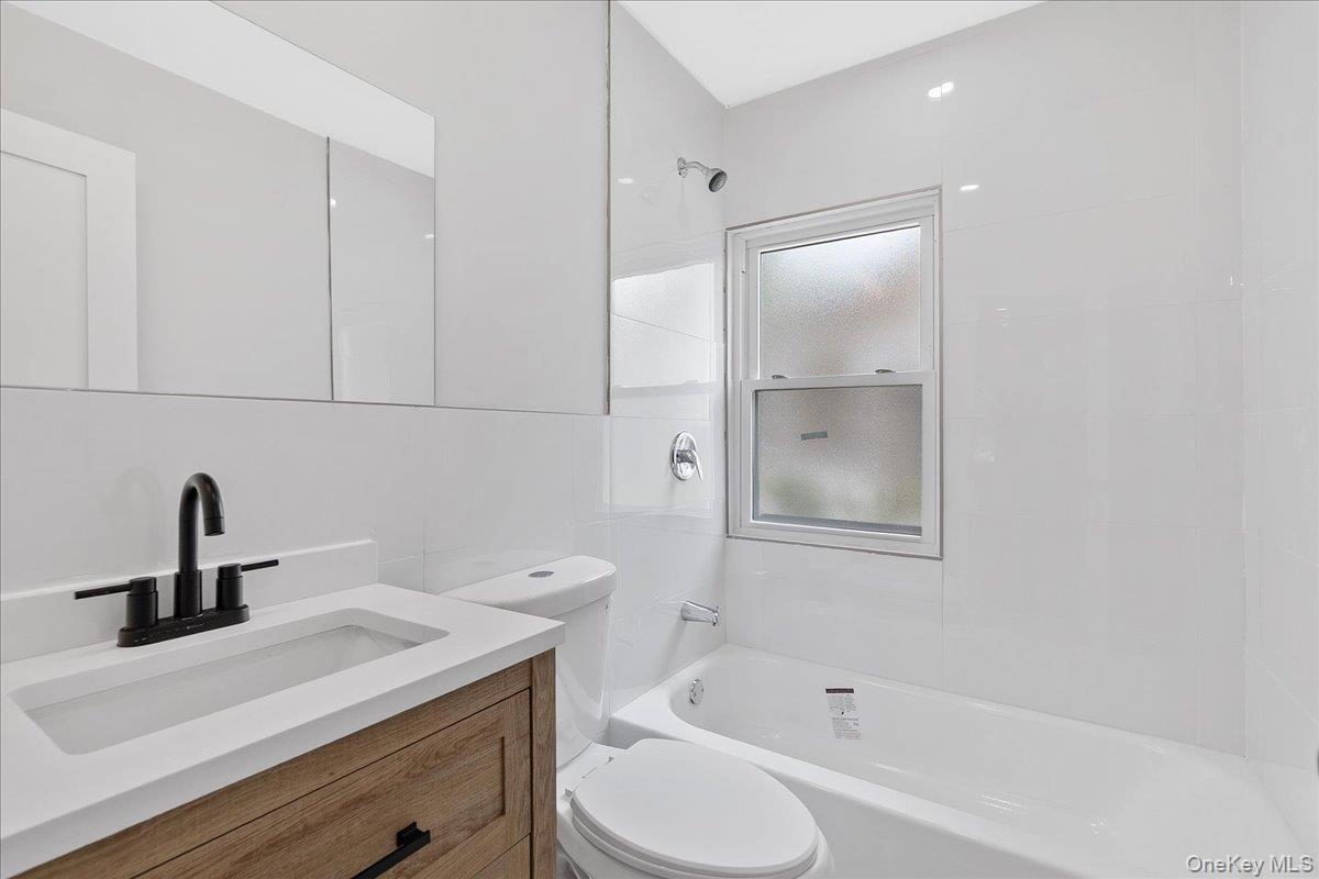 #14 photo, 1686 Rosalind Avenue, ナッソー郡 Elmont , NY 11003